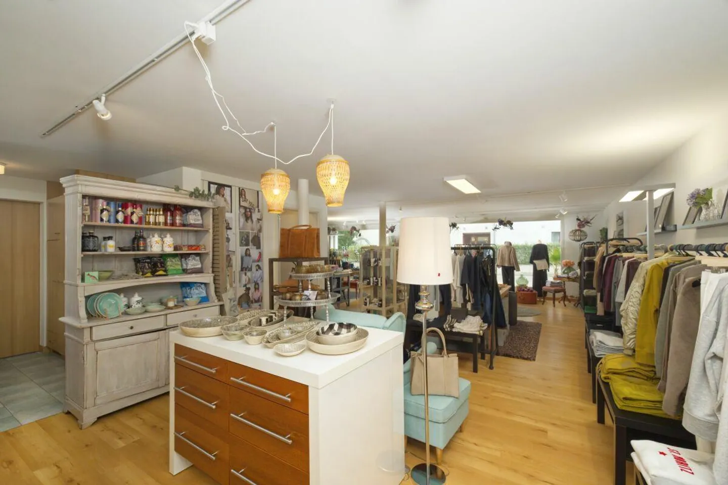 Locaux commerciaux/Bureaux/Atelier/Pratique - Photo 4 sur 10