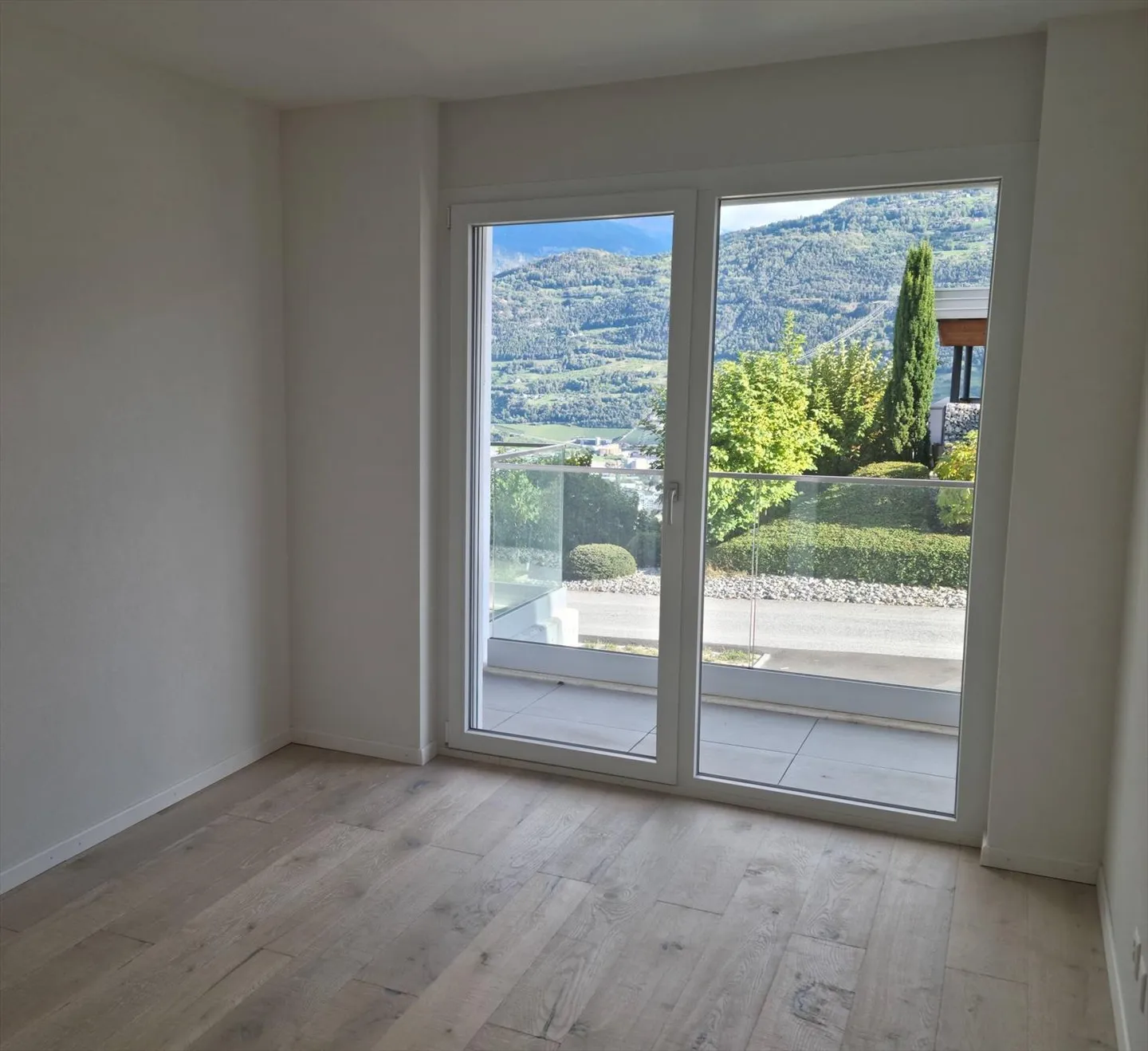 5,5 pièces de haut standing - vue grandiose sur les châteaux - Photo 8 sur 8