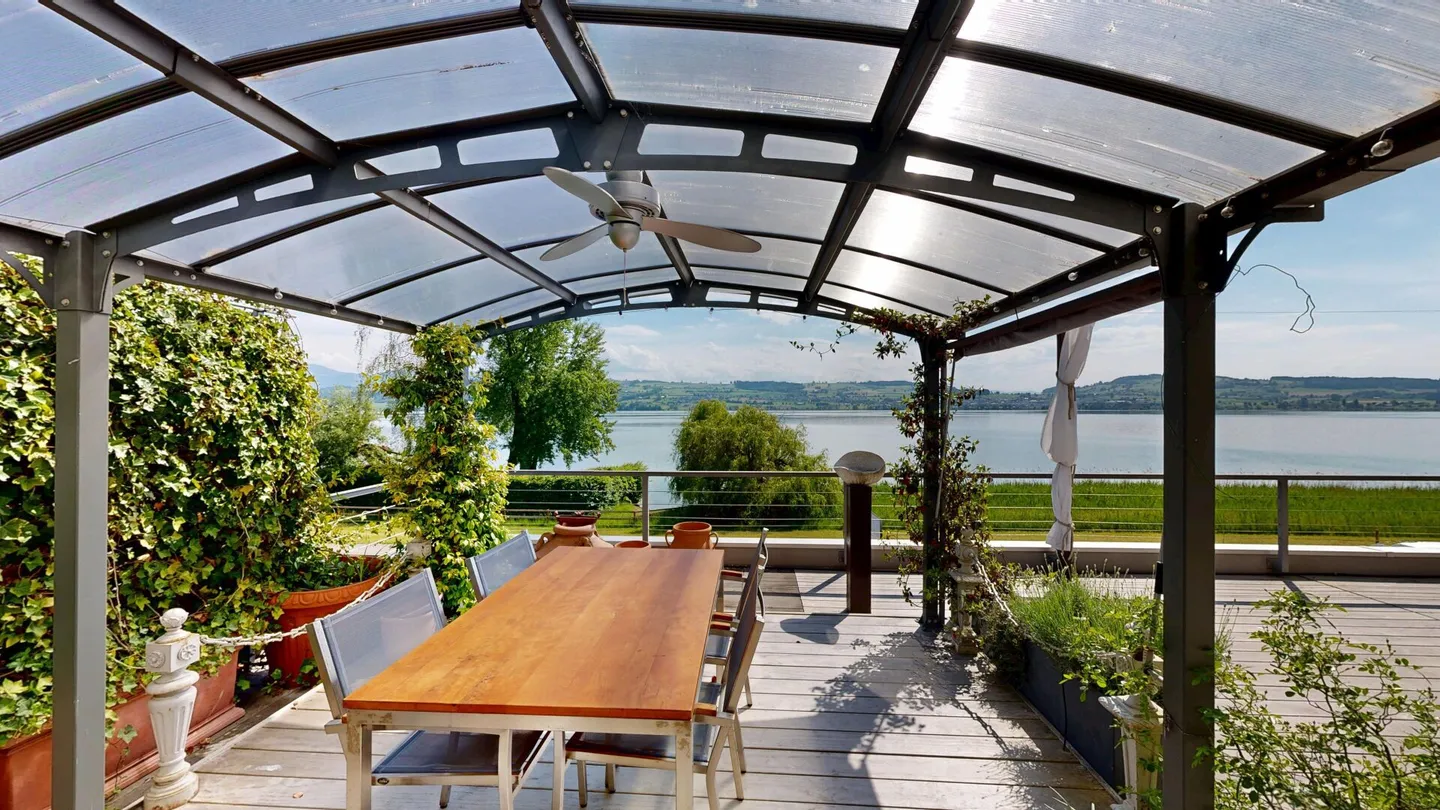 Vivere in una posizione privilegiata – casa affascinante con vista panoramica sul lago di Sempach - Foto 3 di 25