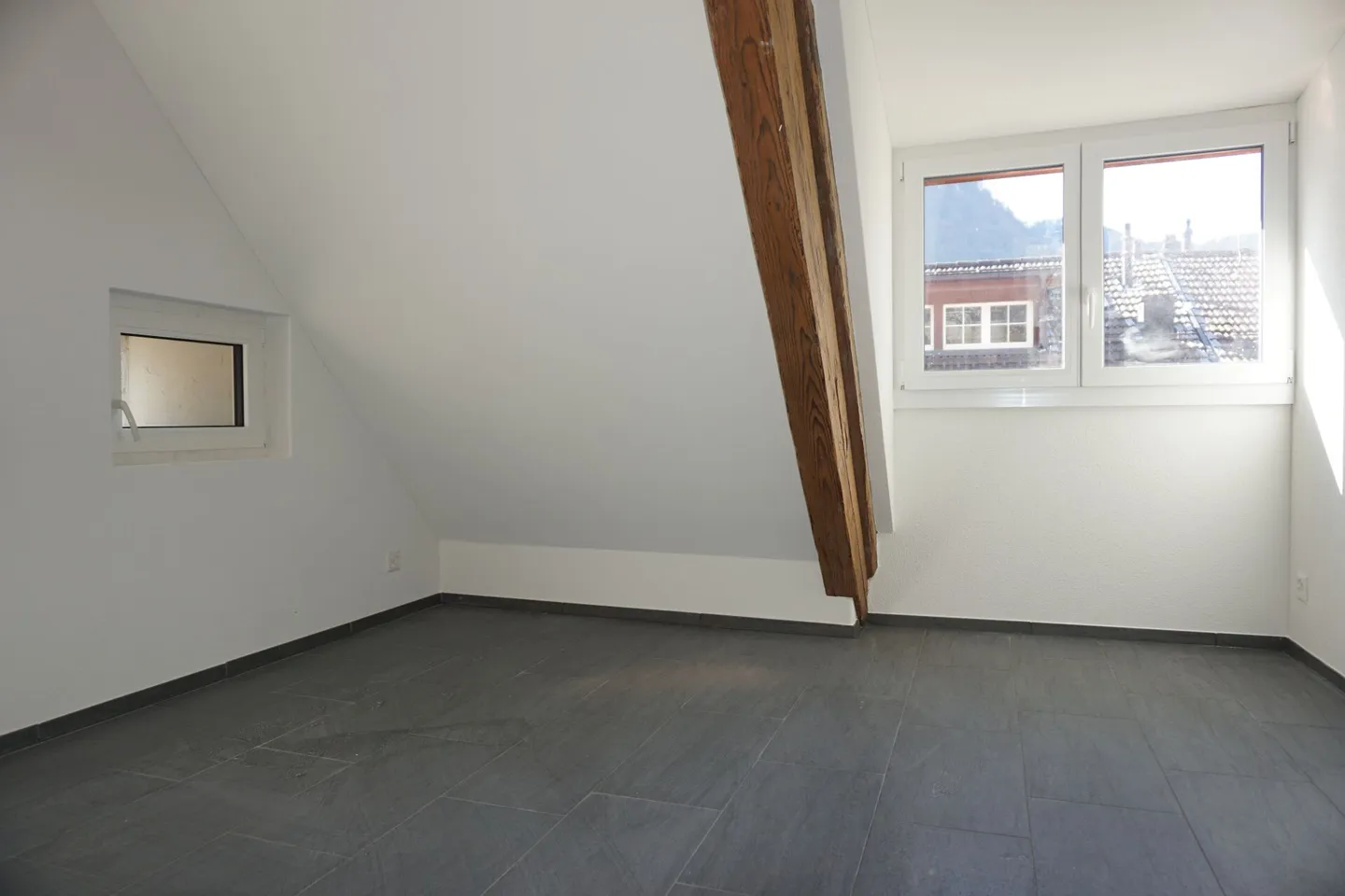 Furnished 2.5 Room Attic Apartment in Glarus - Photo 5 of 6
