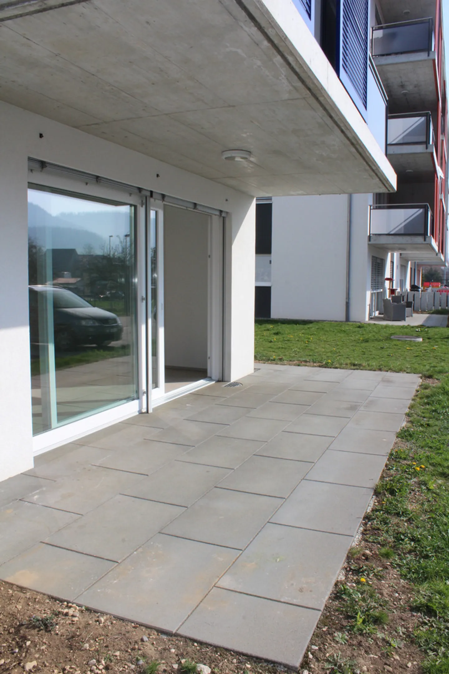 A calm and colorful neighborhood - Photo 8 of 8