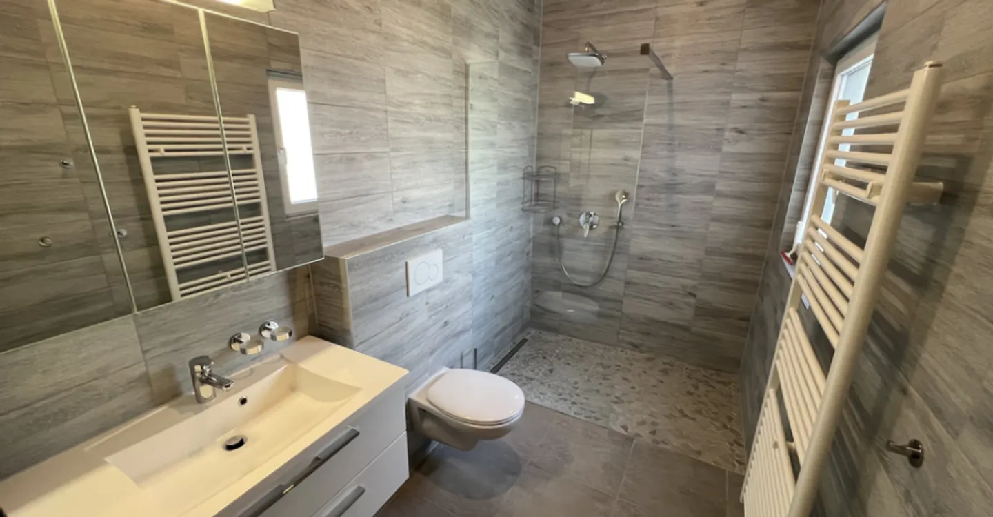 Modernes Apartment mit Terrassen - Foto 10 von 11