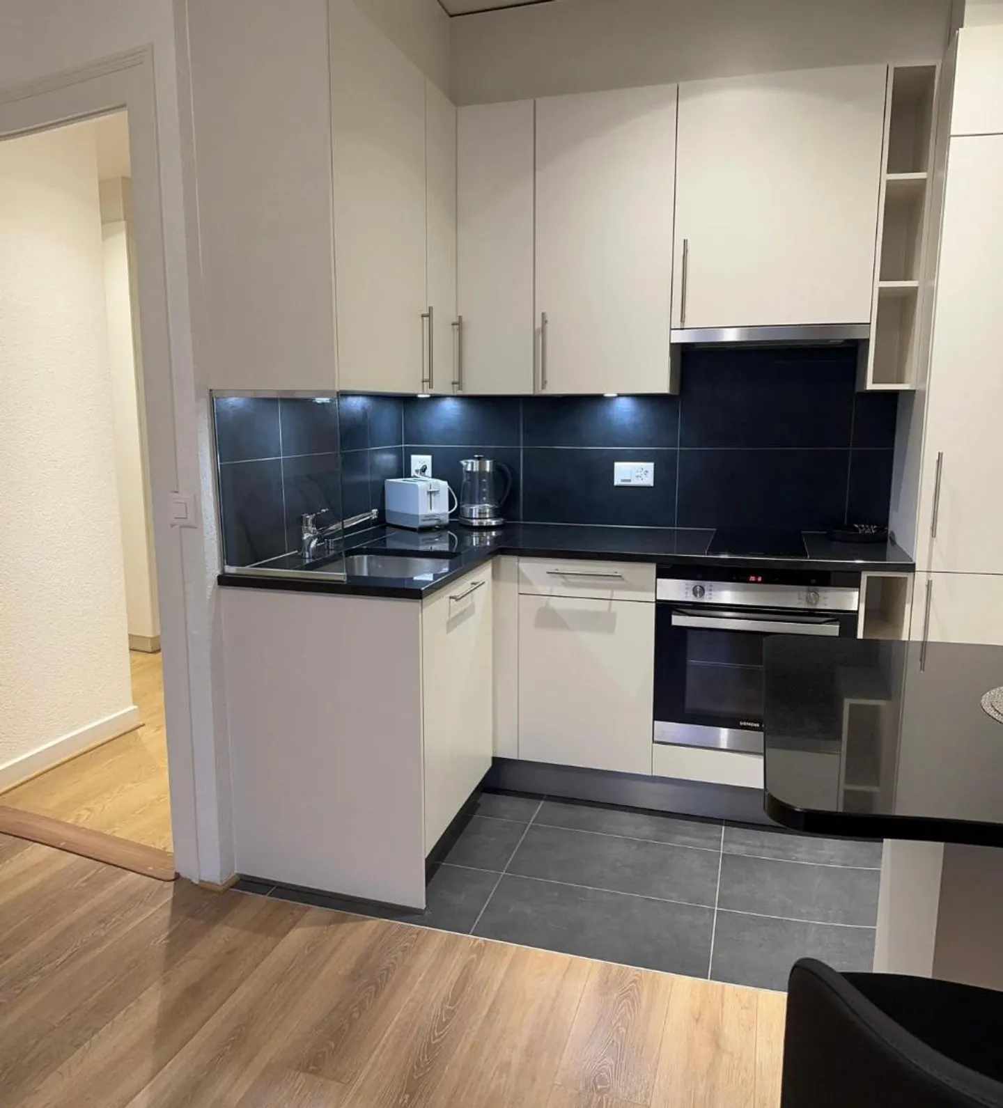 Charmant Appartement 2.5 Pièces - Photo 3 sur 8