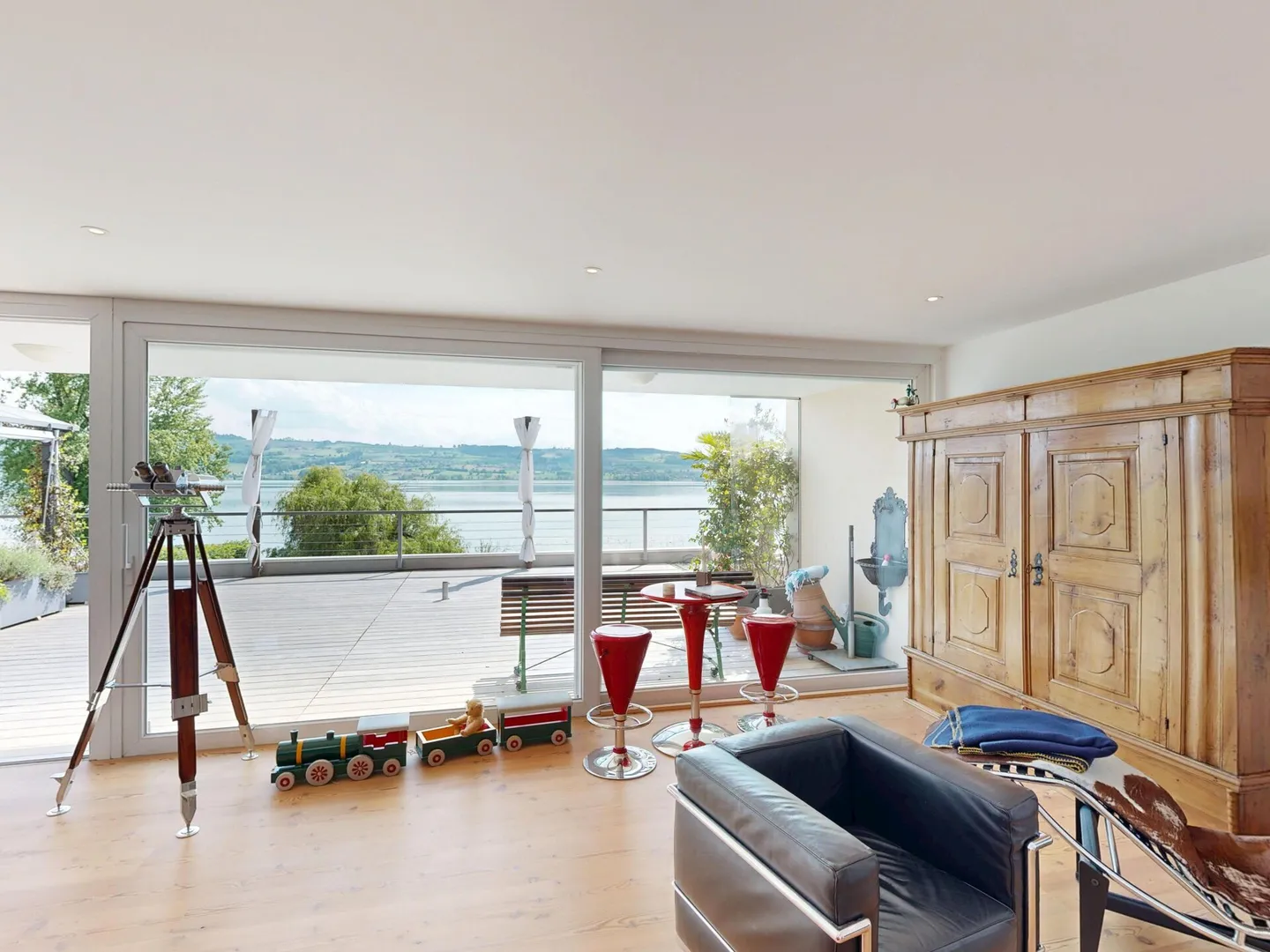 Vivere in una posizione privilegiata – casa affascinante con vista panoramica sul lago di Sempach - Foto 11 di 25