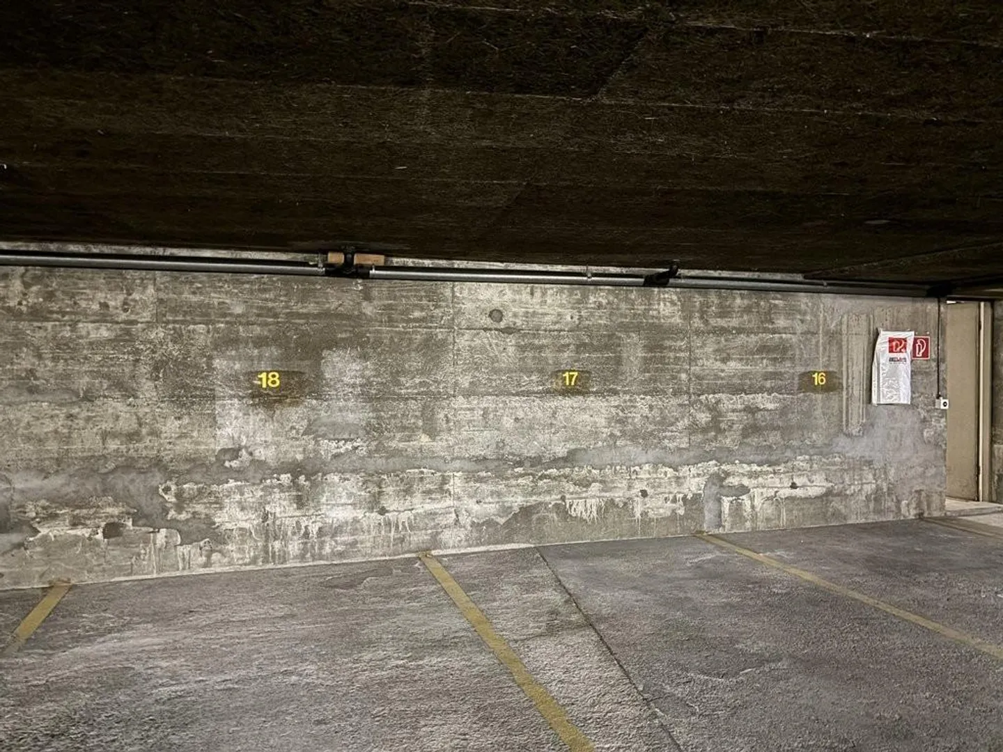 Place de stationnement, 1er sous-sol - Photo 2 sur 5