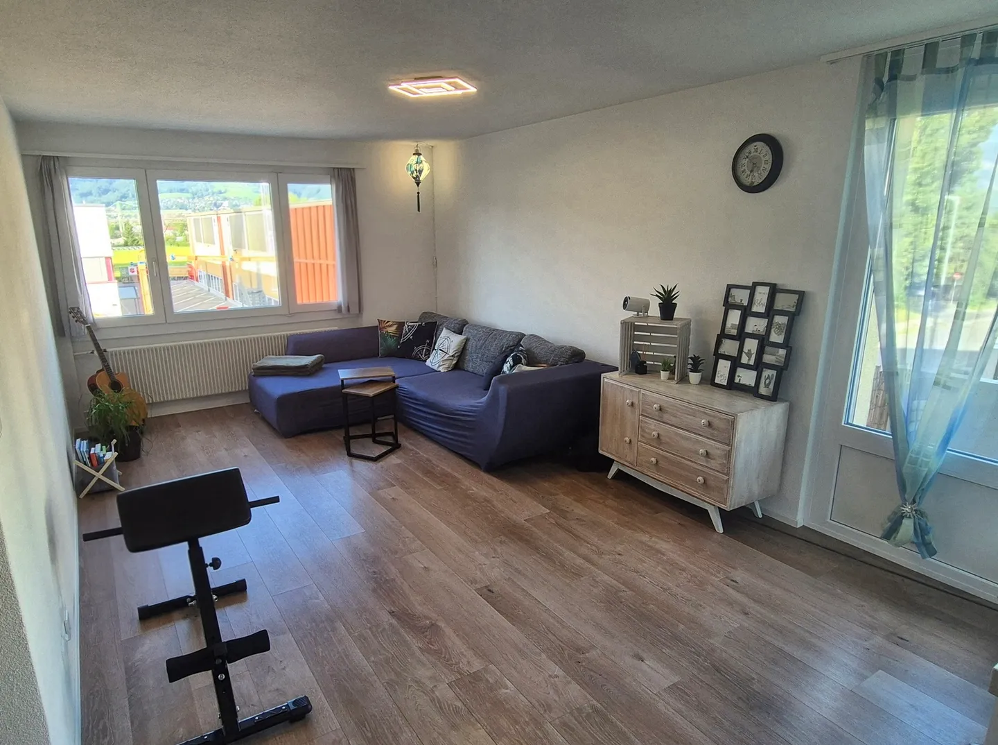 Appartement Charmant avec Vue sur le Lac - Photo 2 sur 5