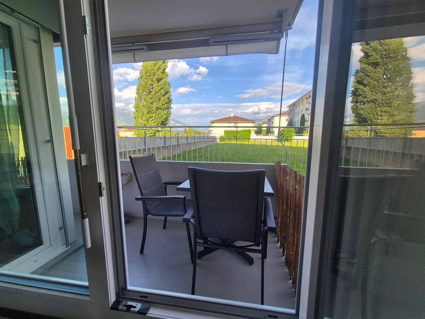 Appartement Charmant avec Vue sur le Lac - Photo 4 sur 5