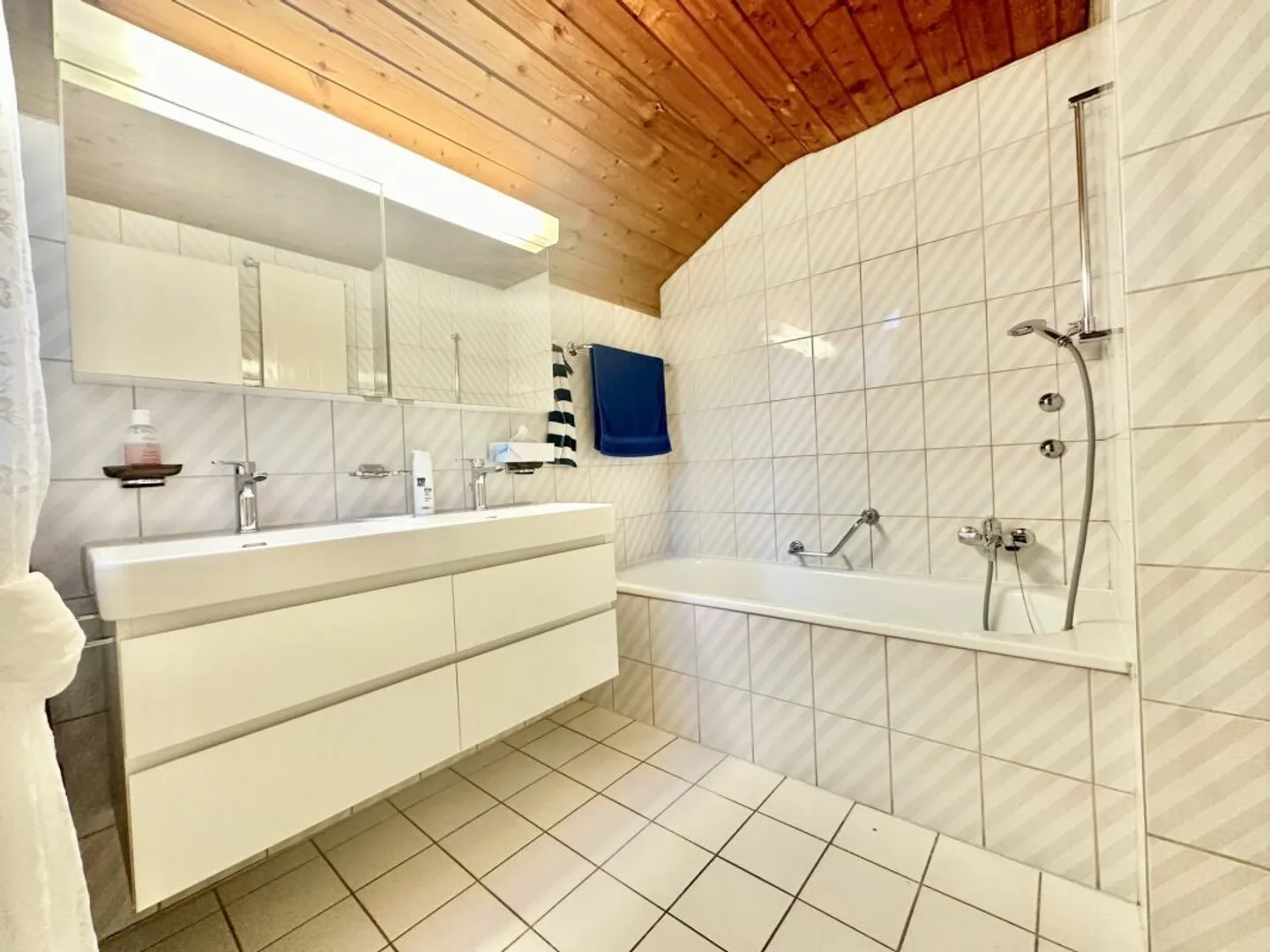 Charming Multi-Family House in Burgdorf - Photo 11 of 22