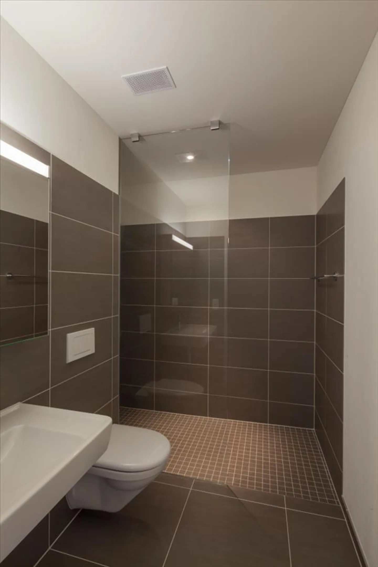 Modernes Apartment mit Seesicht - Foto 3 von 6
