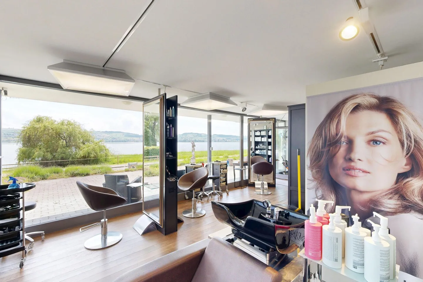 Vivere in una posizione privilegiata – casa affascinante con vista panoramica sul lago di Sempach - Foto 13 di 25