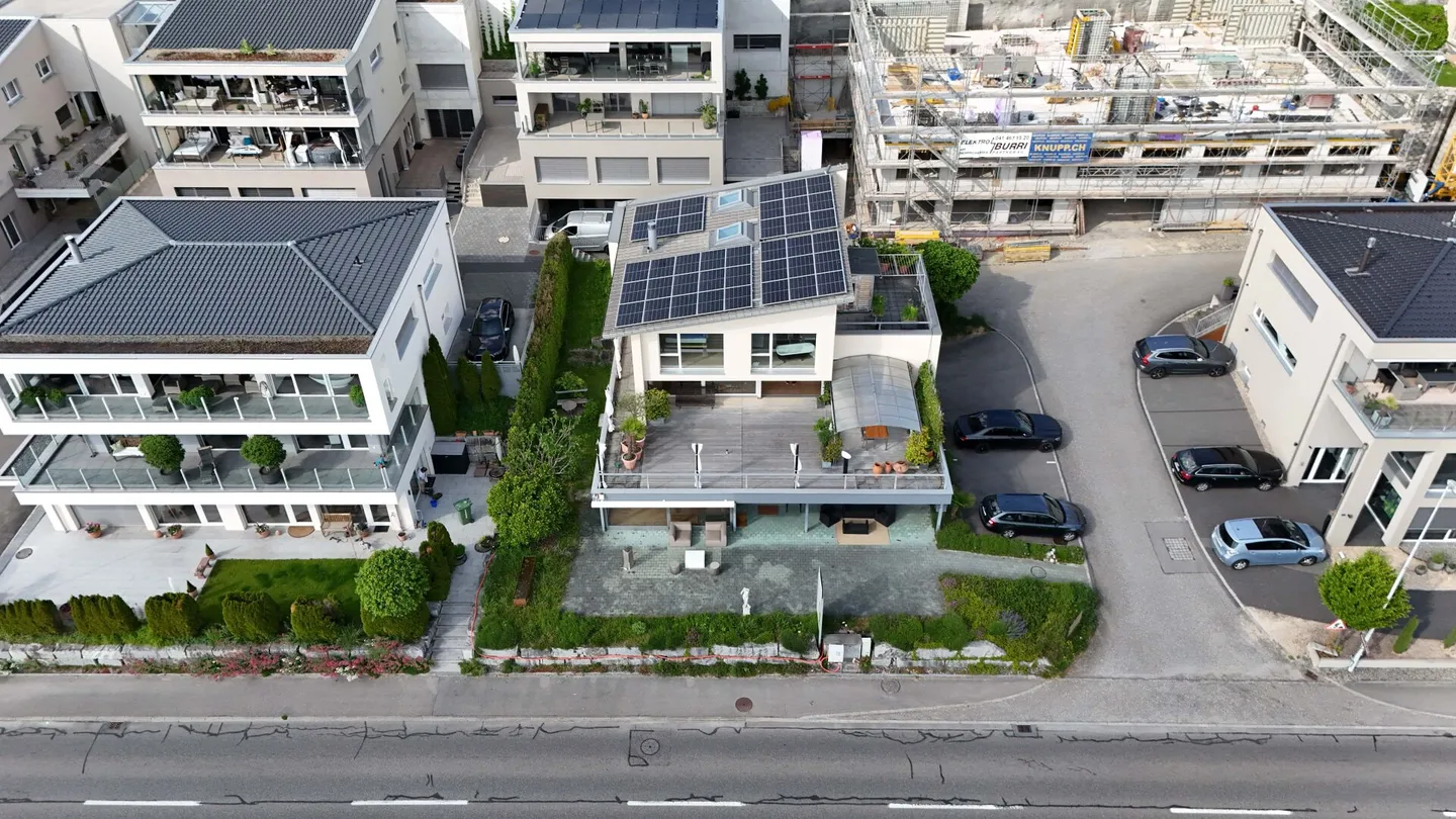 Vivere in una posizione privilegiata – casa affascinante con vista panoramica sul lago di Sempach - Foto 24 di 25