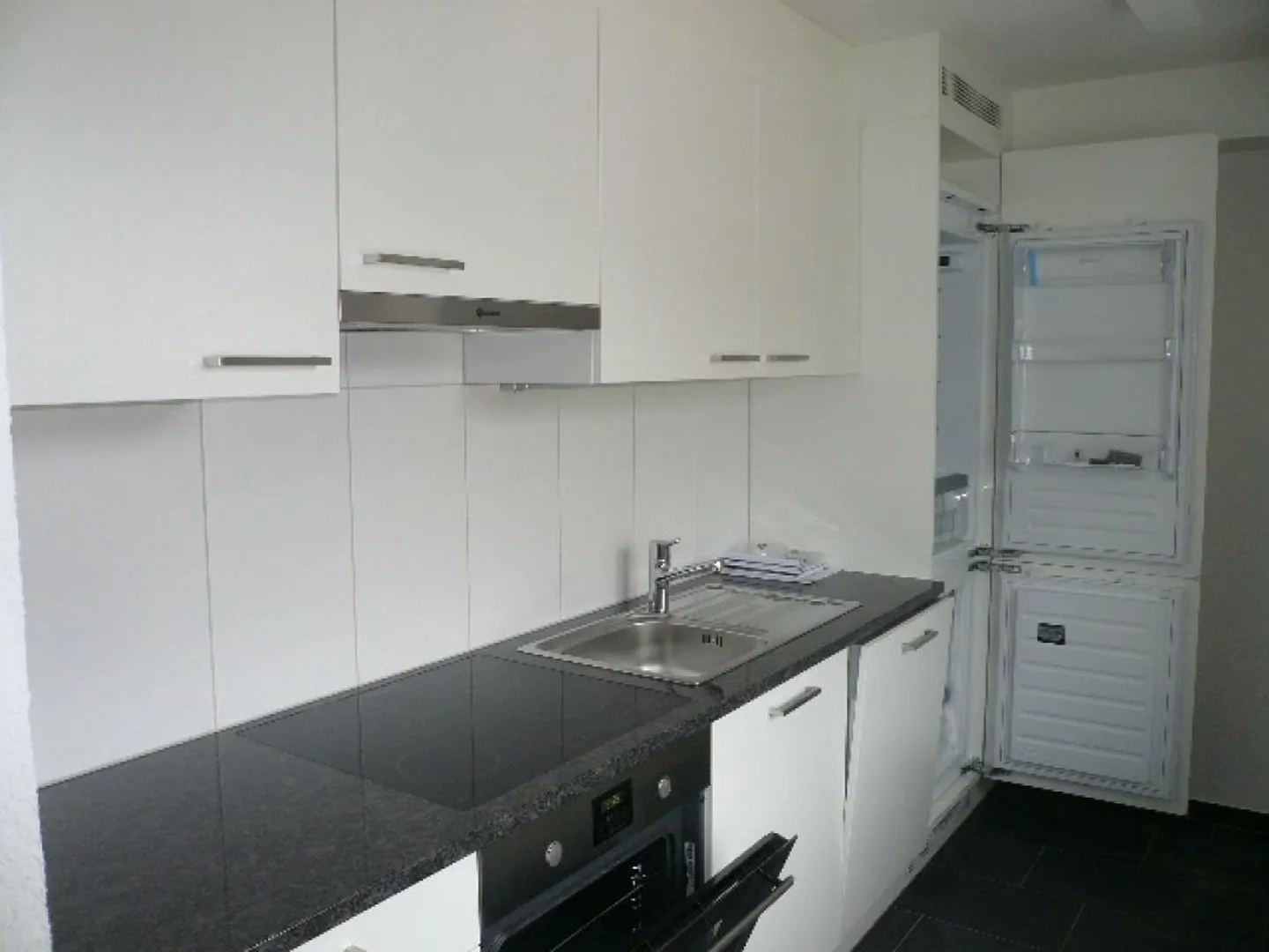 schöne 3.5 Zimmer-Wohnung an ruhiger Lage - Foto 2 von 10