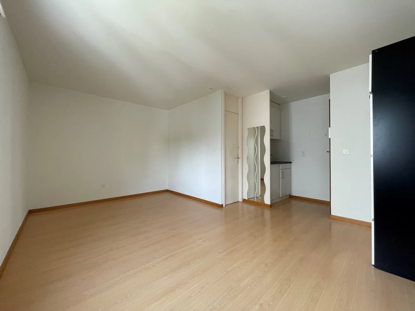 Studio moderno a Biel - Foto 1 di 3