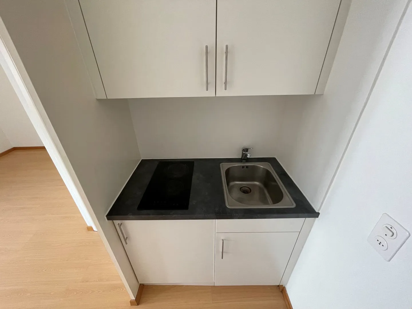 Studio moderno a Biel - Foto 2 di 3