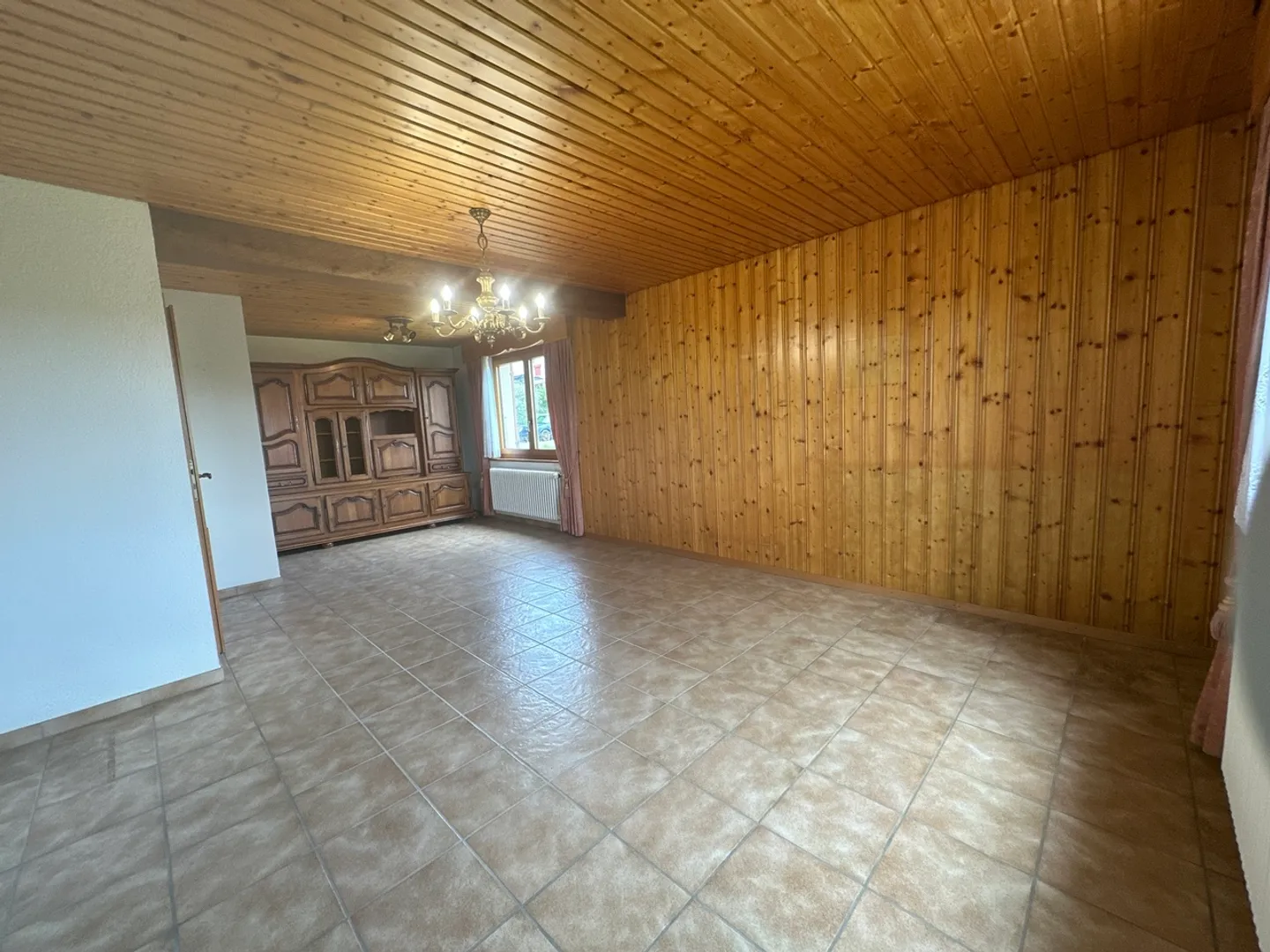 Welcoming house with peaceful outdoor space - Photo 6 of 17