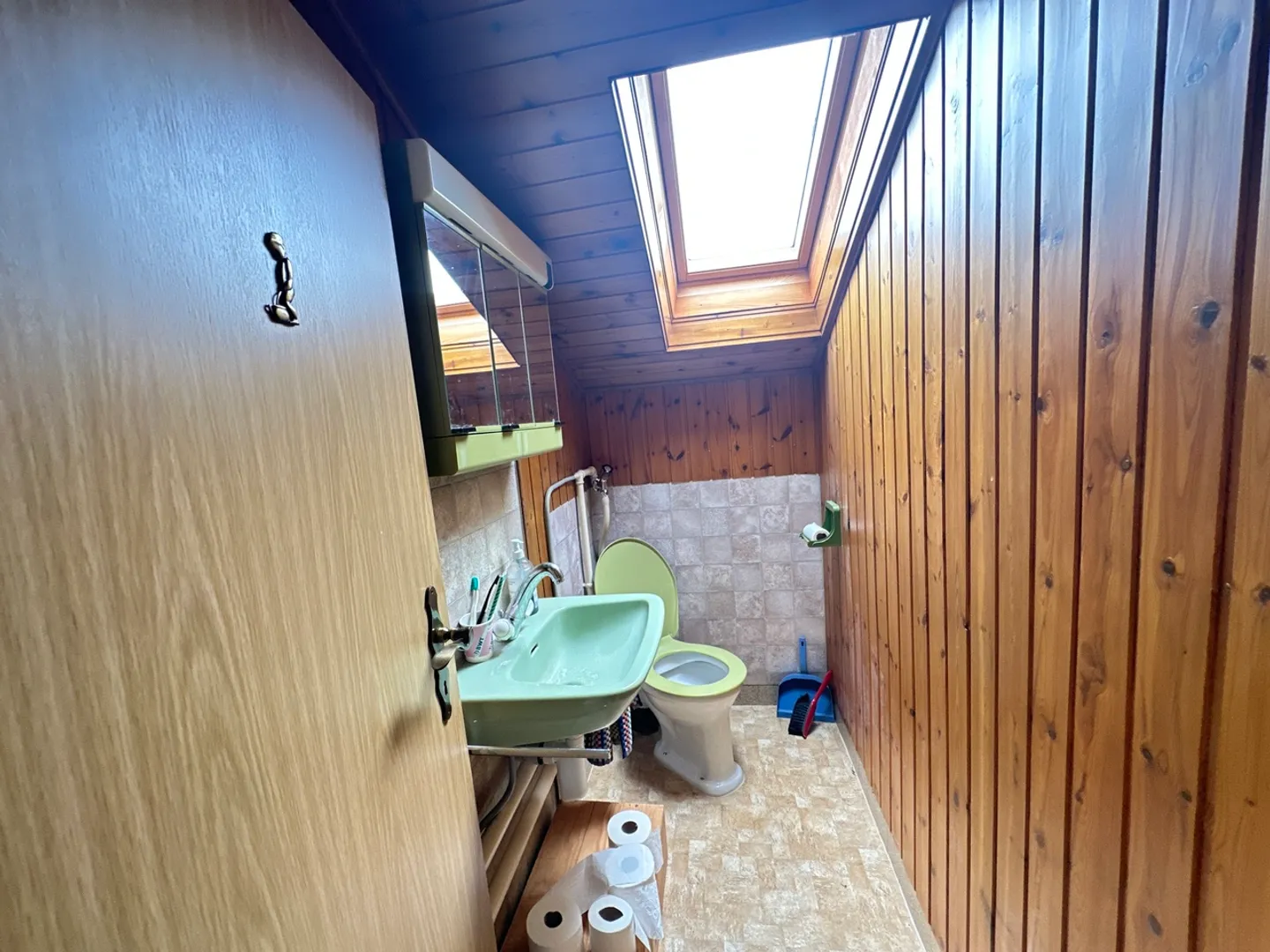 Welcoming house with peaceful outdoor space - Photo 10 of 17