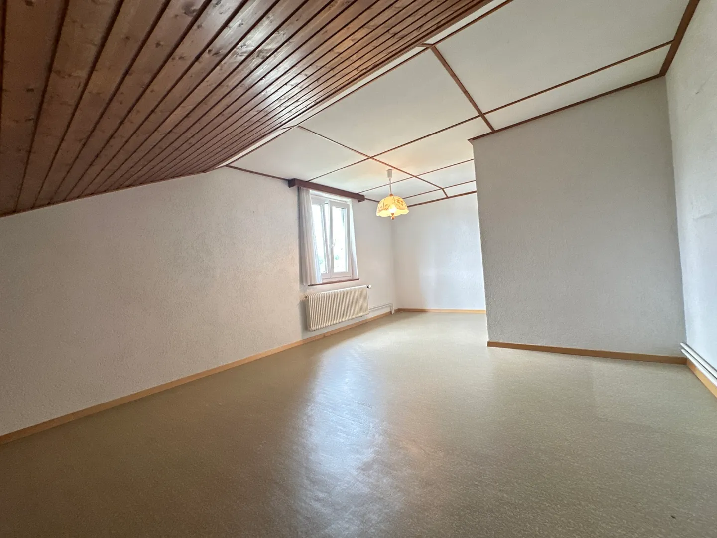 Welcoming house with peaceful outdoor space - Photo 11 of 17