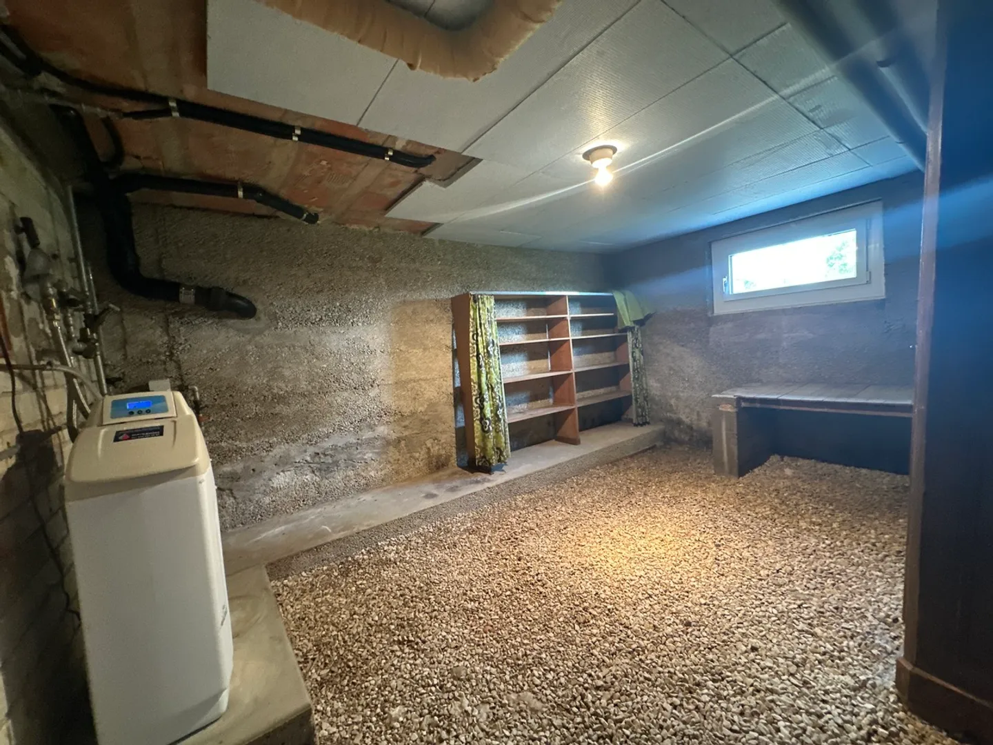 Welcoming house with peaceful outdoor space - Photo 12 of 17