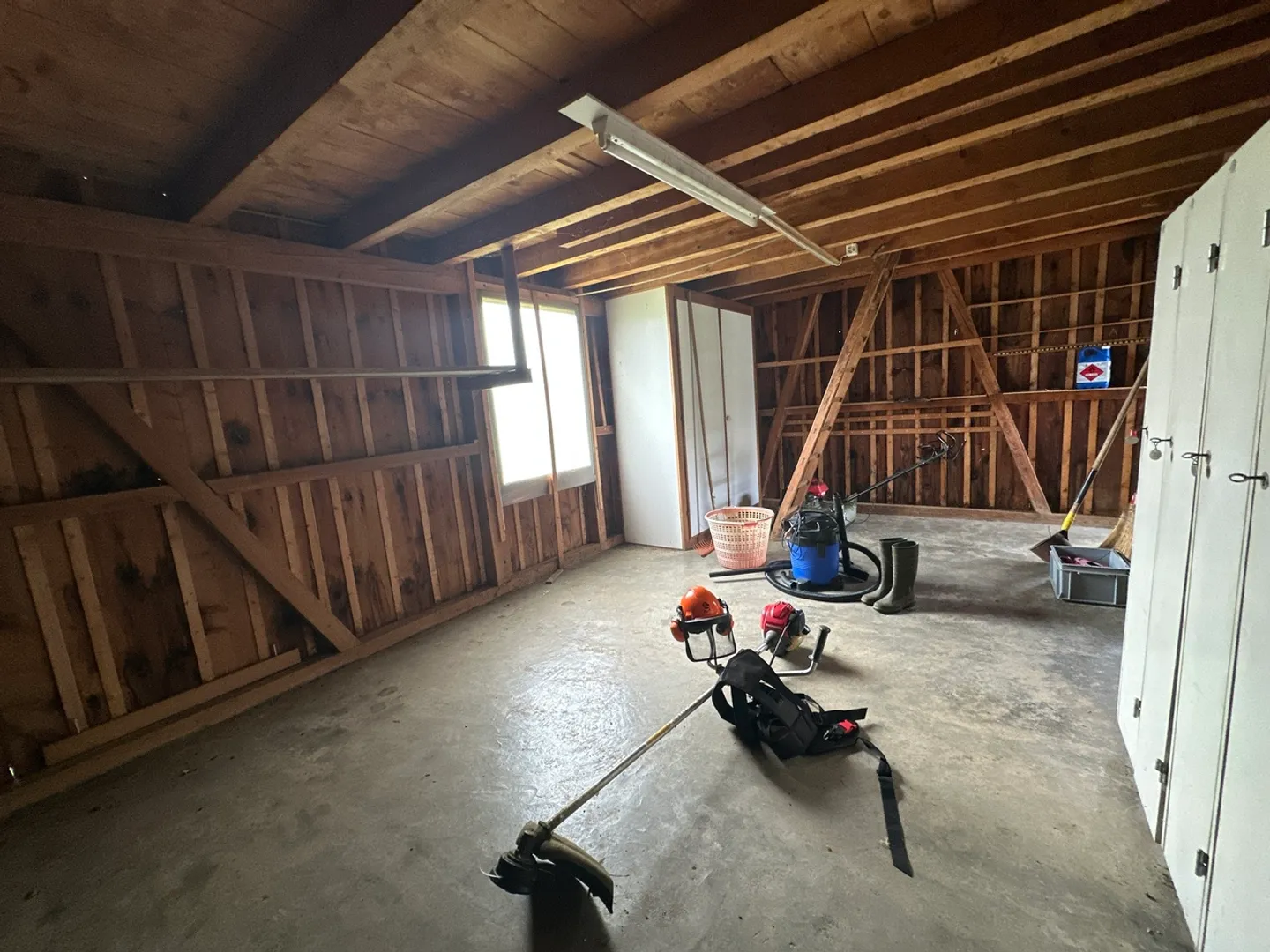 Welcoming house with peaceful outdoor space - Photo 14 of 17