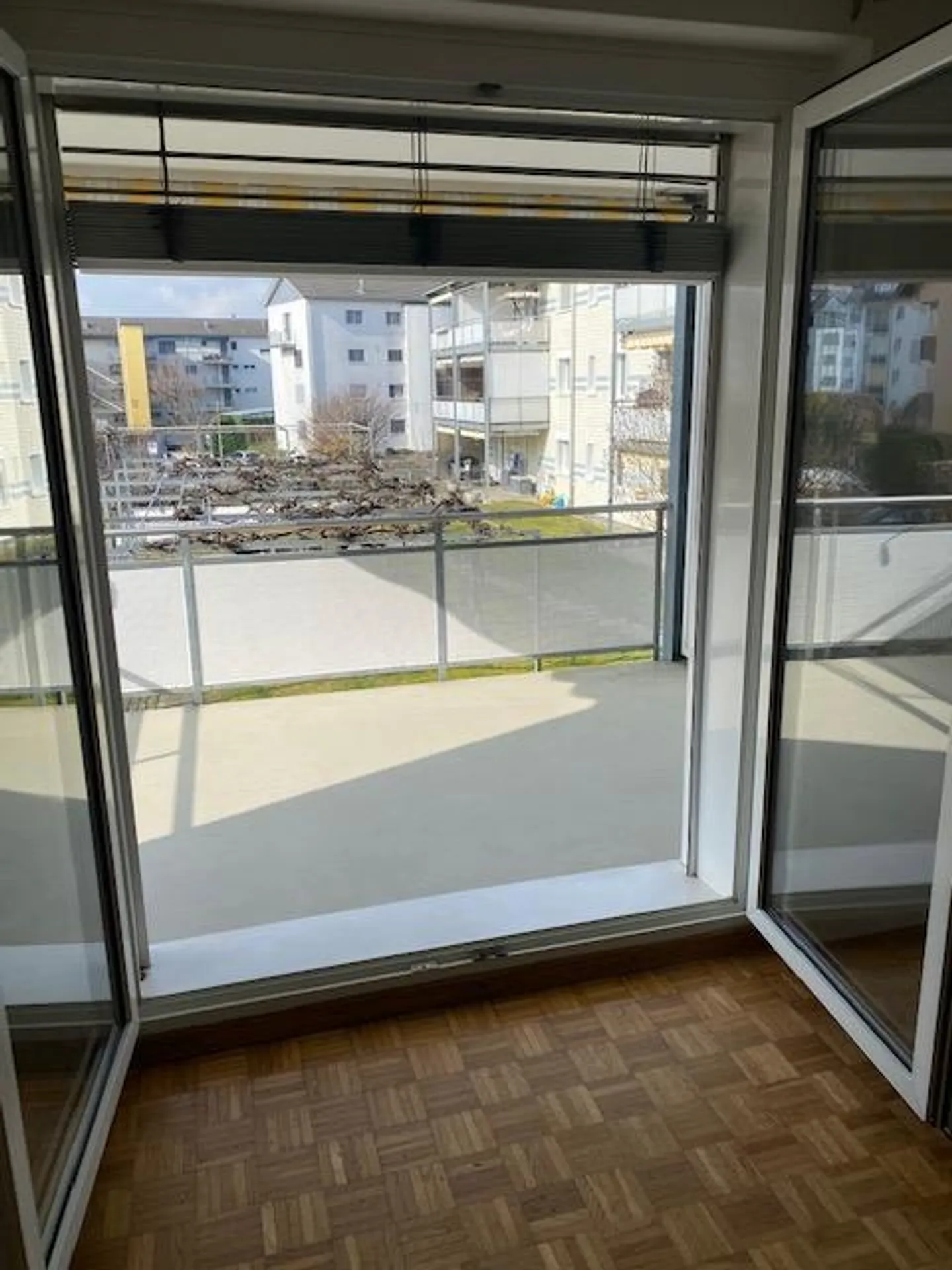 Bella appartamento di 3 stanze nel centro di Bottighofen - Foto 2 di 14