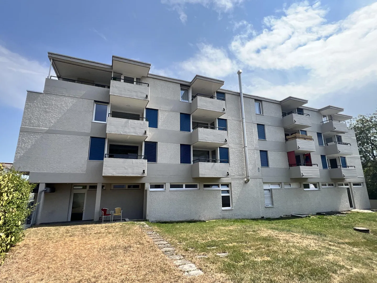 Belle appartement rénové de 4.5 pièces avec balcon - Photo 1 sur 13
