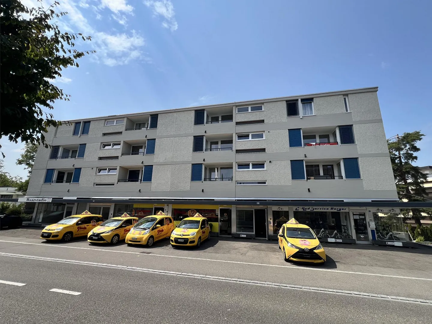 Belle appartement rénové de 4.5 pièces avec balcon - Photo 4 sur 13