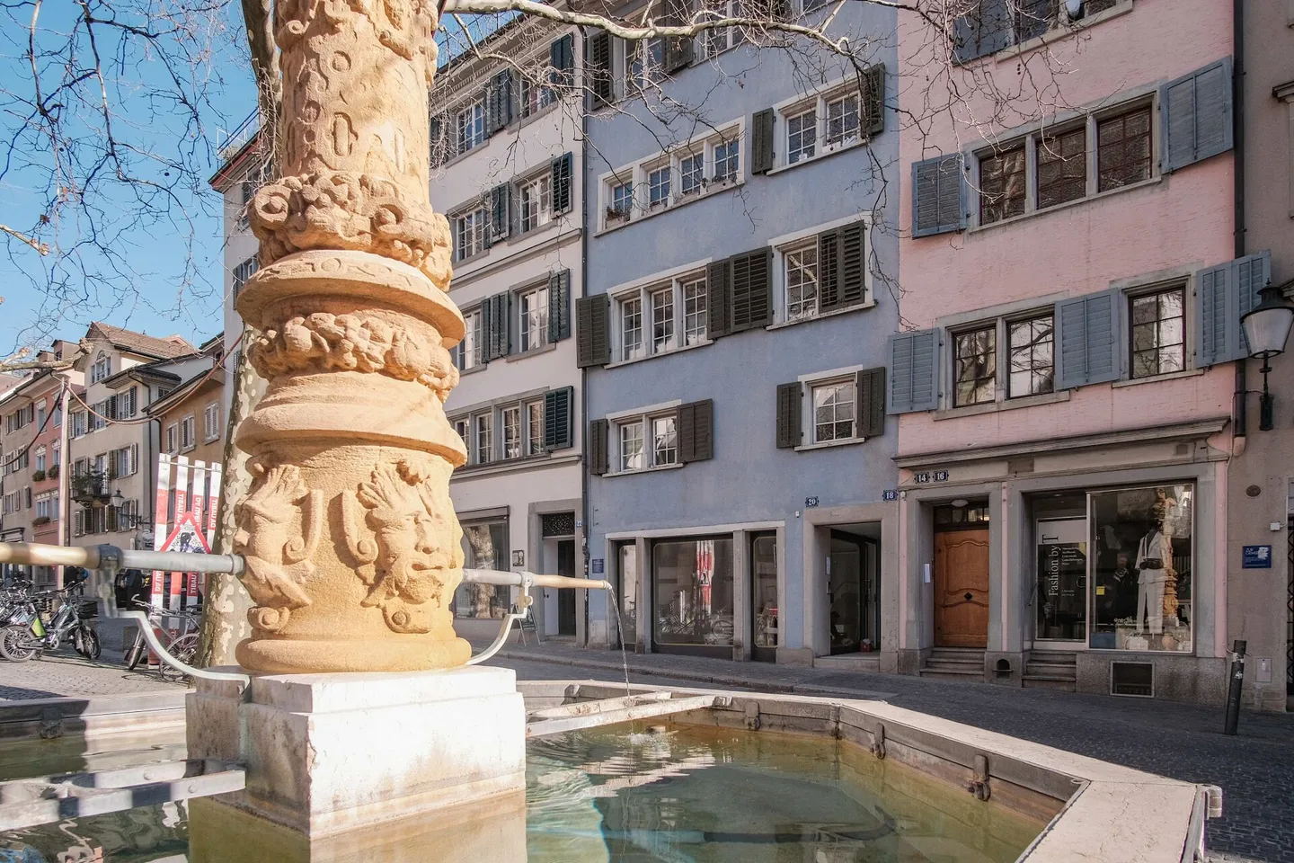 Appartement mansardé exclusif de 2,5 pièces avec galerie au cœur de la vieille ville de Zurich - 2026 - Photo 1 sur 12