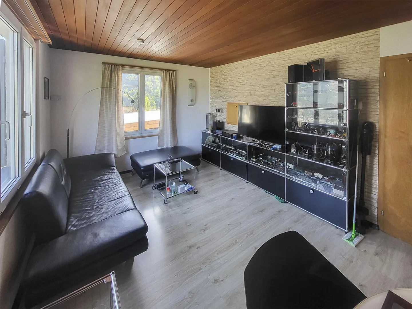 Renoviertes Haus mit Seesicht - Foto 2 von 13