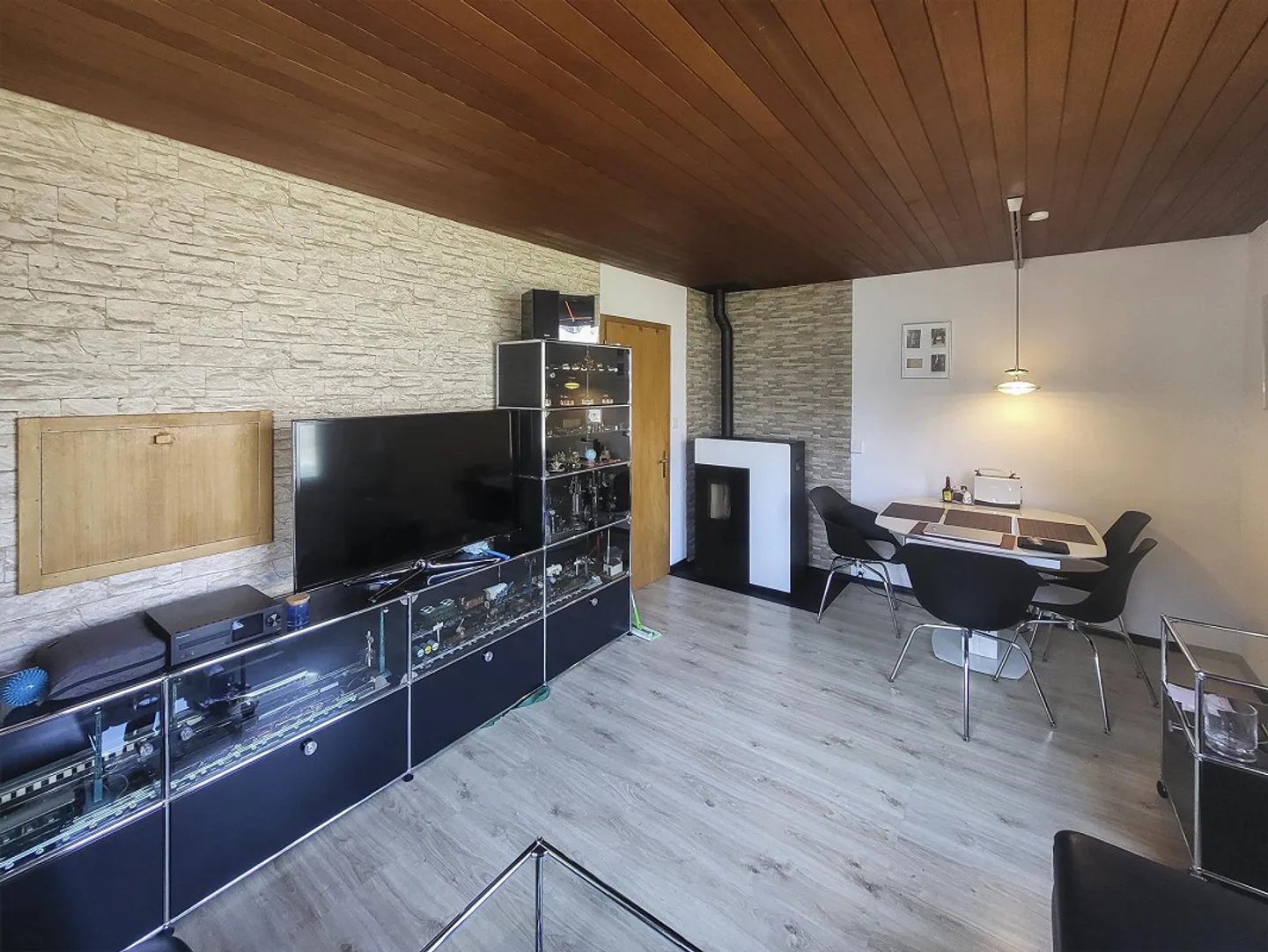 Renoviertes Haus mit Seesicht - Foto 3 von 13