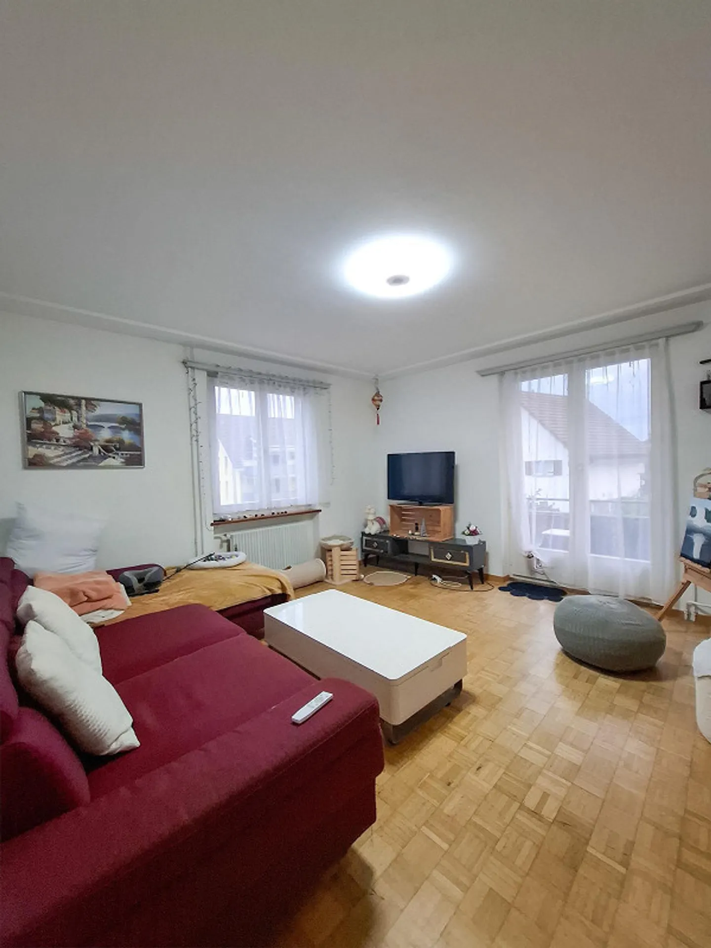 Affordable 3-Room Old Building Apartment - Photo 1 of 8