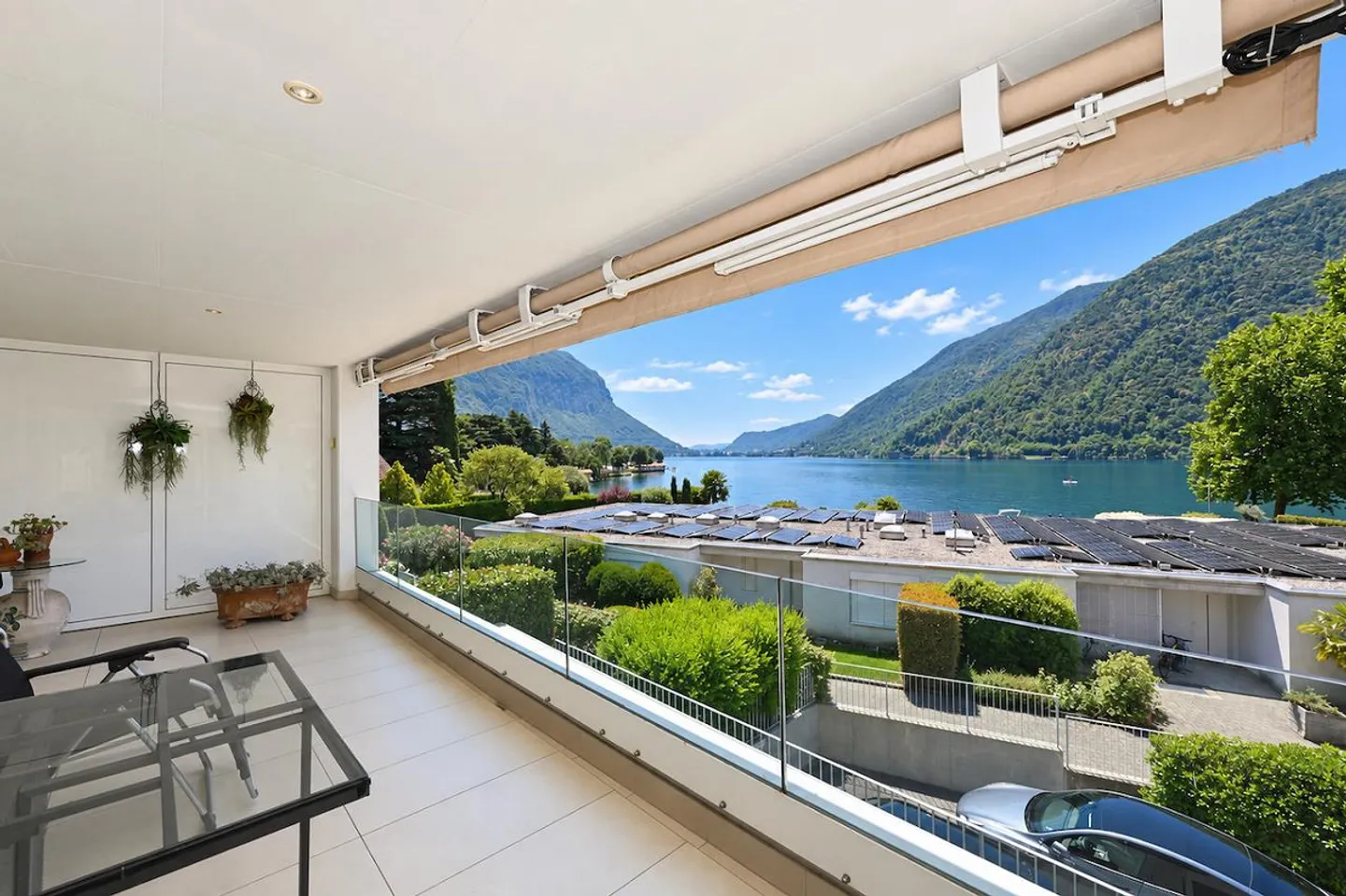 Raffiniertes Apartment mit Magnifichem Blick auf den Luganersee - Foto 2 von 18