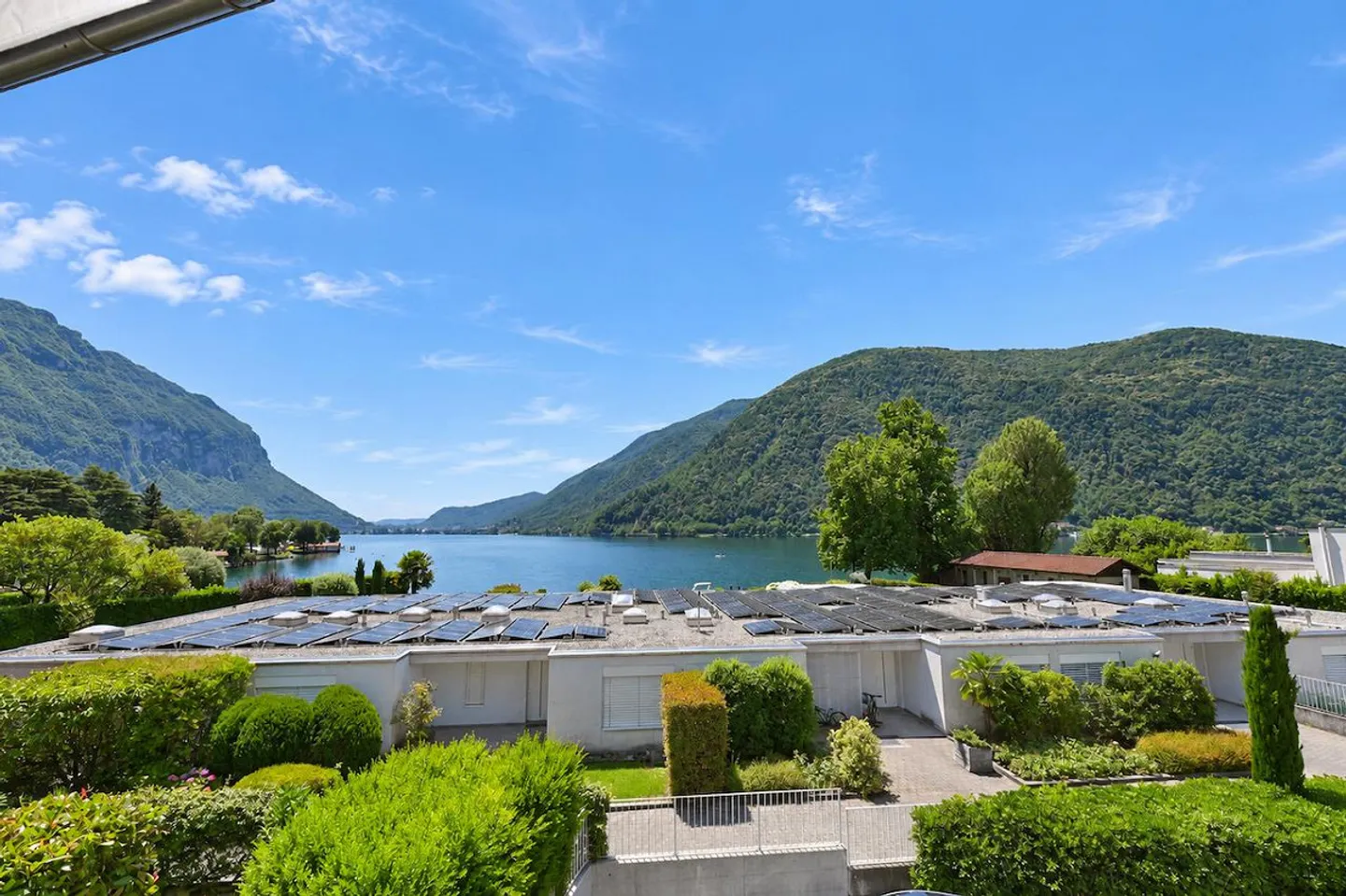 Raffiniertes Apartment mit Magnifichem Blick auf den Luganersee - Foto 3 von 18