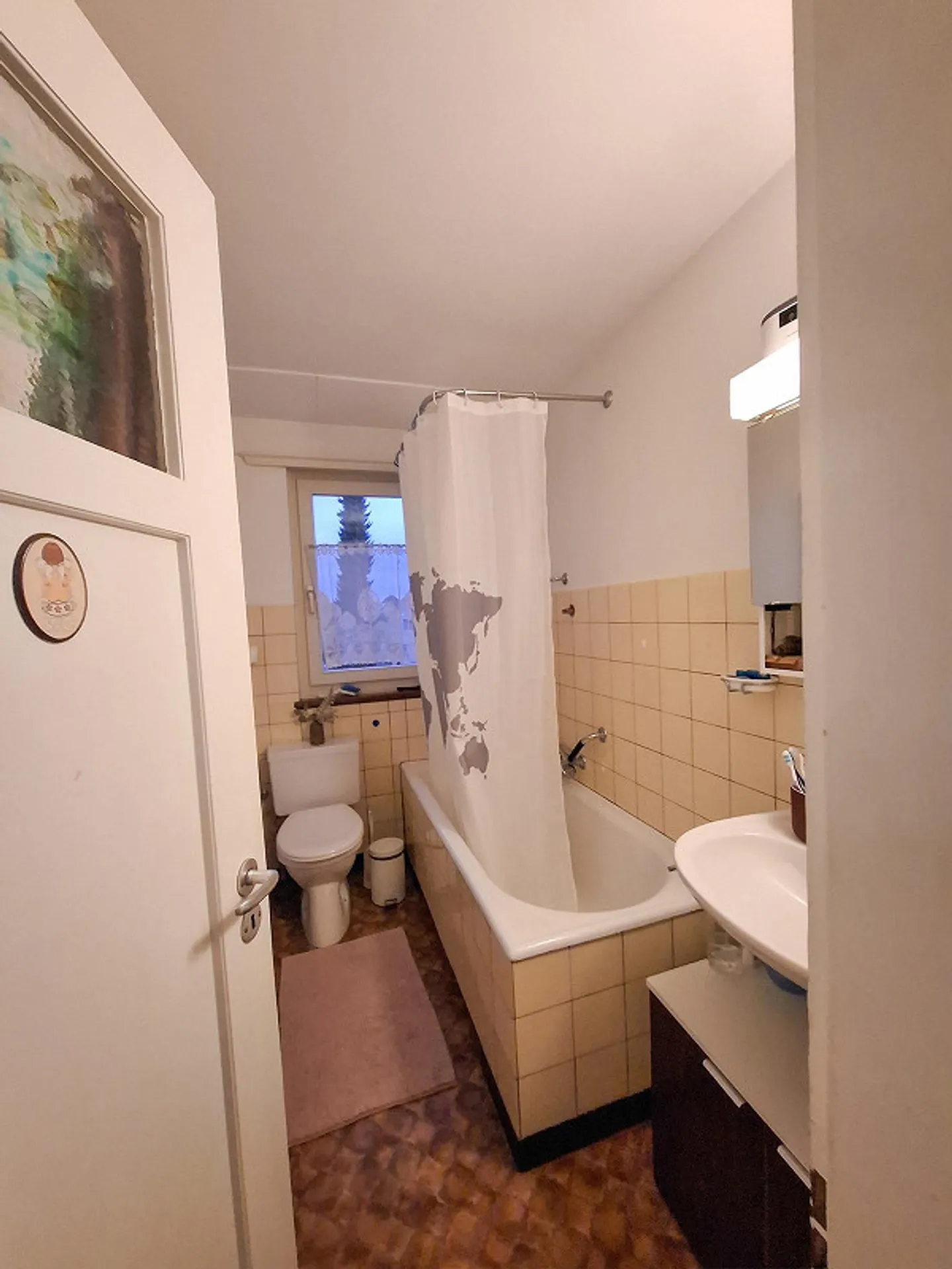 Affordable 3-Room Old Building Apartment - Photo 6 of 8