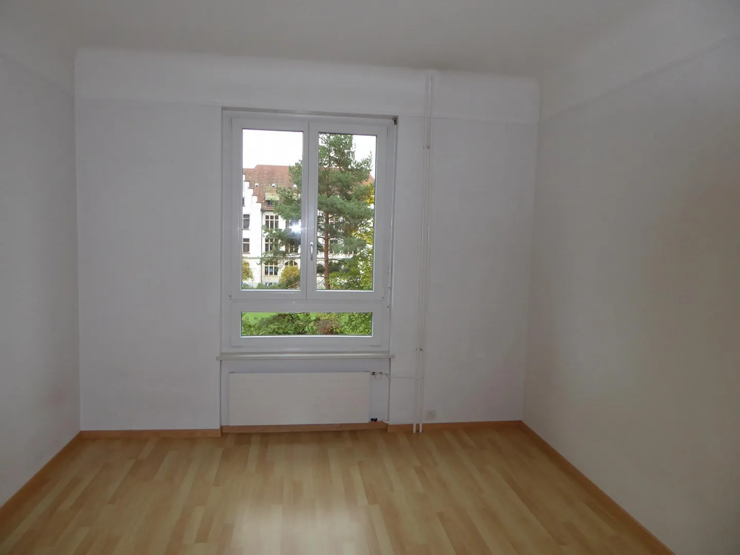 Appartement central de 4 pièces cherche nouveau locataire - Photo 2 sur 5