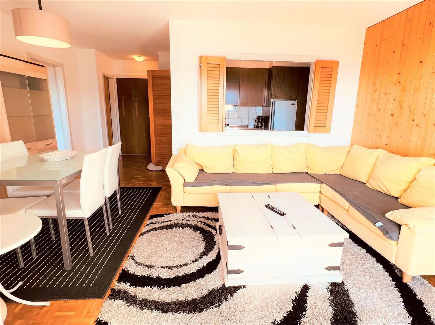 Zur Saison: Prächtiges 2.5-Zimmer-Wohnung – Geräumig und Hell – Gut gelegen – Schöne Aussicht – Ruhige Lage - Foto 1 von 13