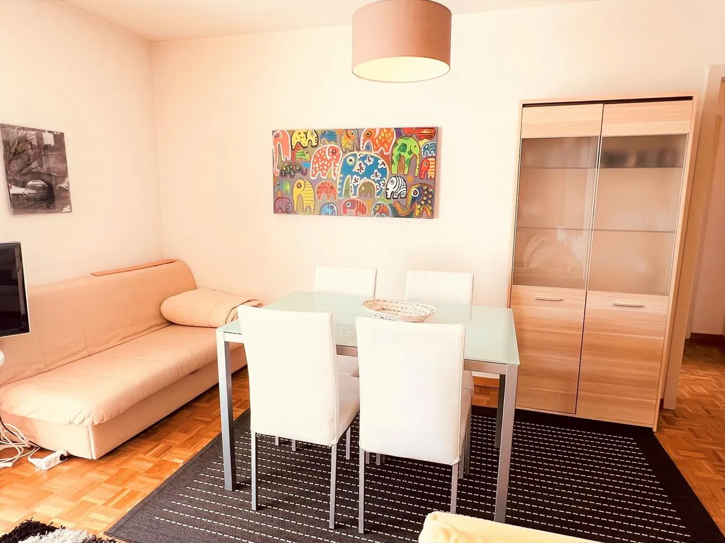Zur Saison: Prächtiges 2.5-Zimmer-Wohnung – Geräumig und Hell – Gut gelegen – Schöne Aussicht – Ruhige Lage - Foto 3 von 13