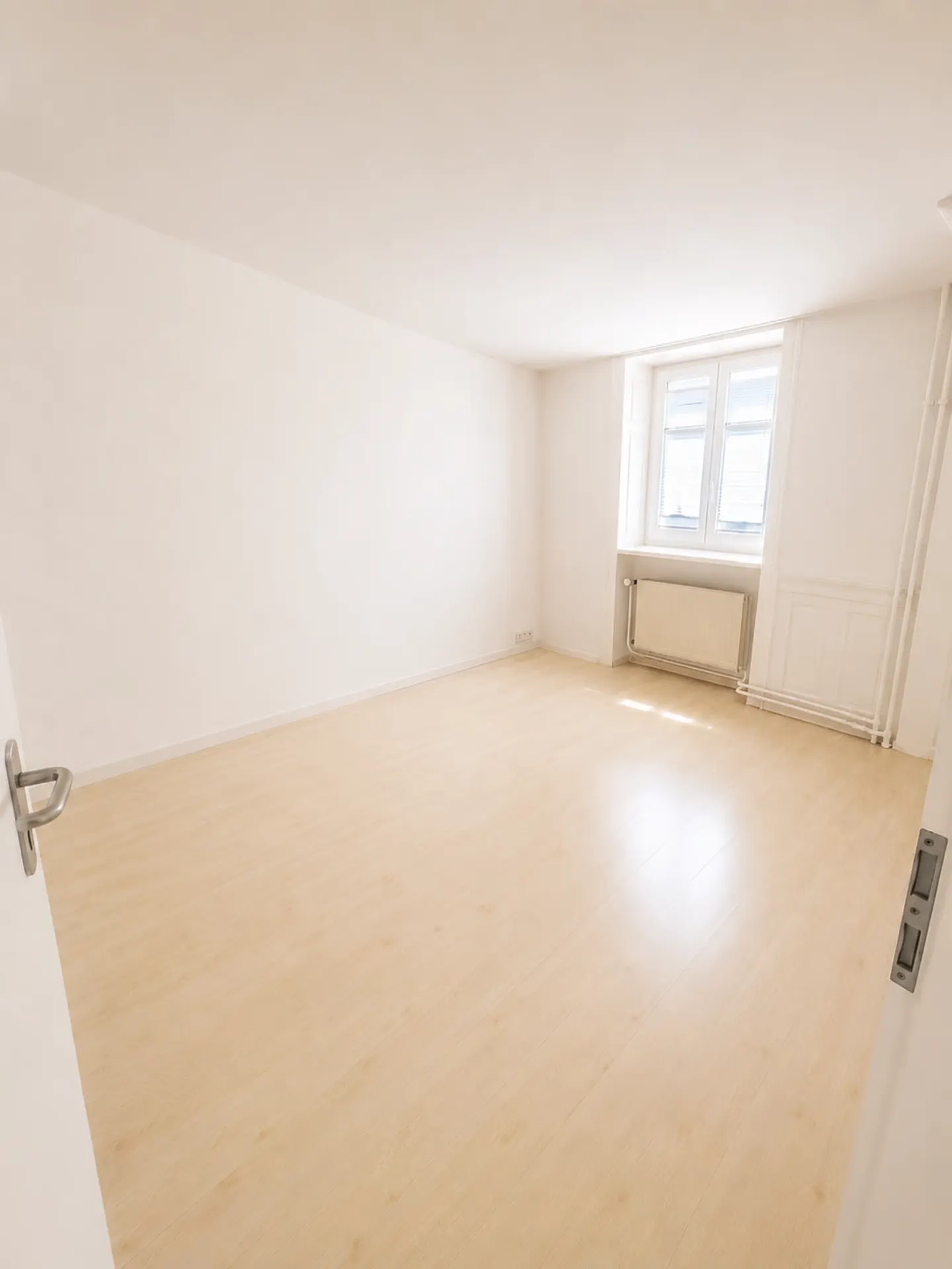 Bureau en emplacement privilégié – 83,55 m2 – limité jusqu'au 30.06.2027 - Photo 7 sur 9