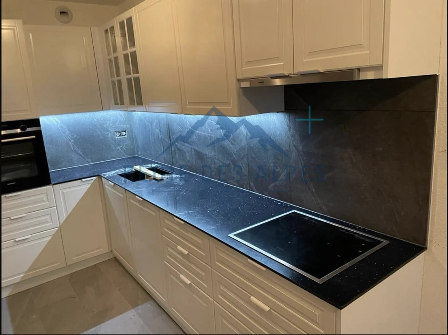 6 apartments for sale in a block | gross yield = 5.15% - Photo 6 of 12