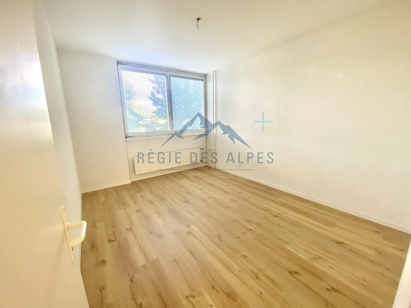 6 apartments for sale in a block | gross yield = 5.15% - Photo 10 of 12