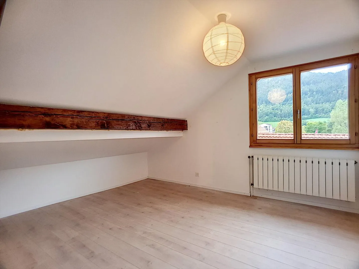 Residential building - Photo 8 of 13