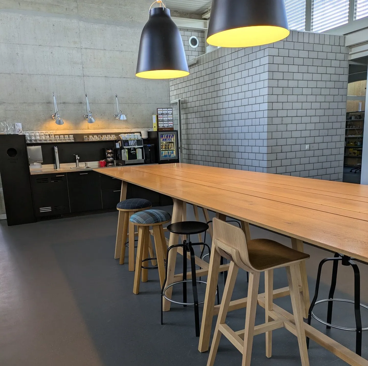 Bâtiment commercial - Photo 4 sur 7