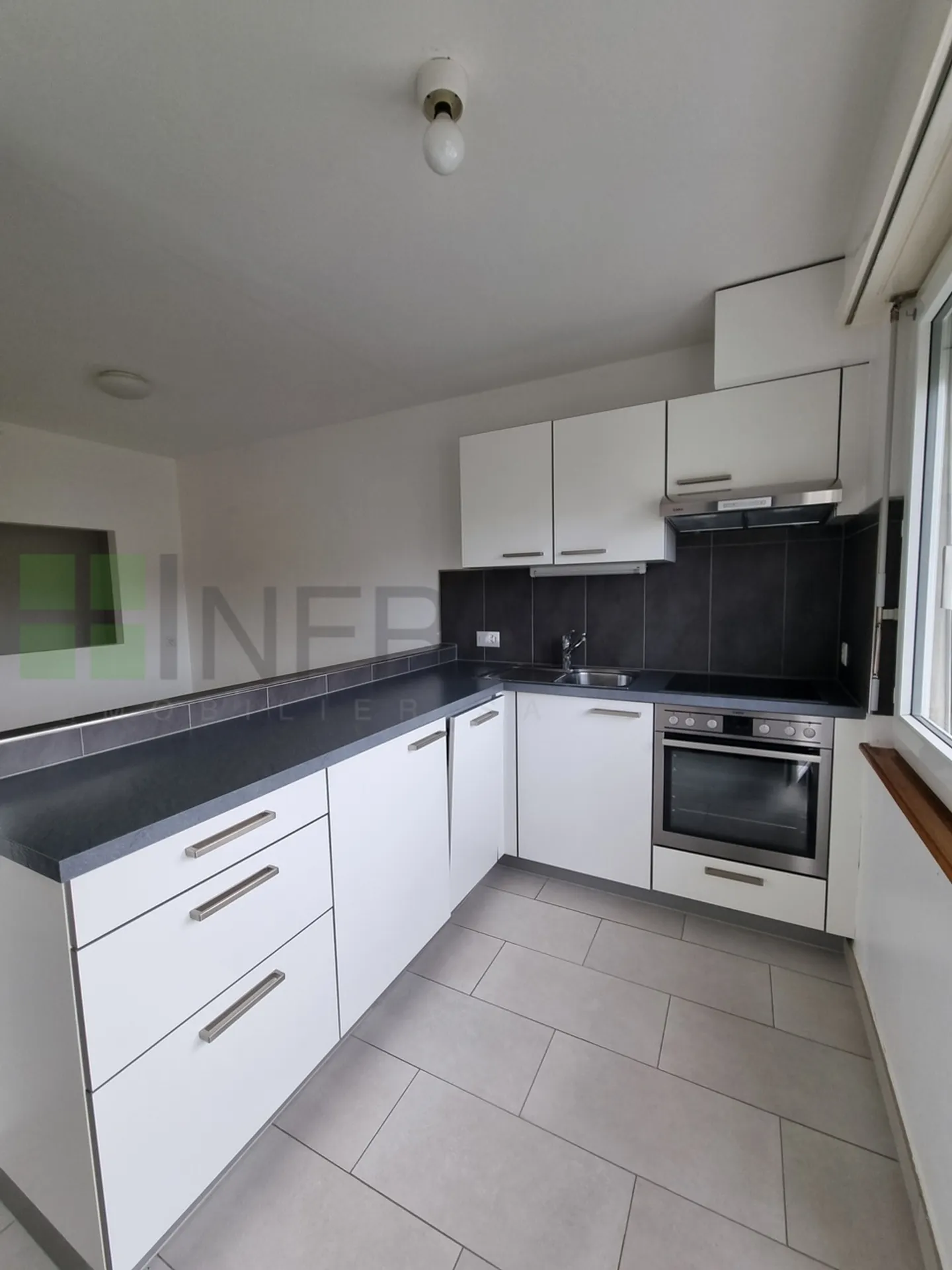 2.5 Room Apartment - Photo 1 of 11