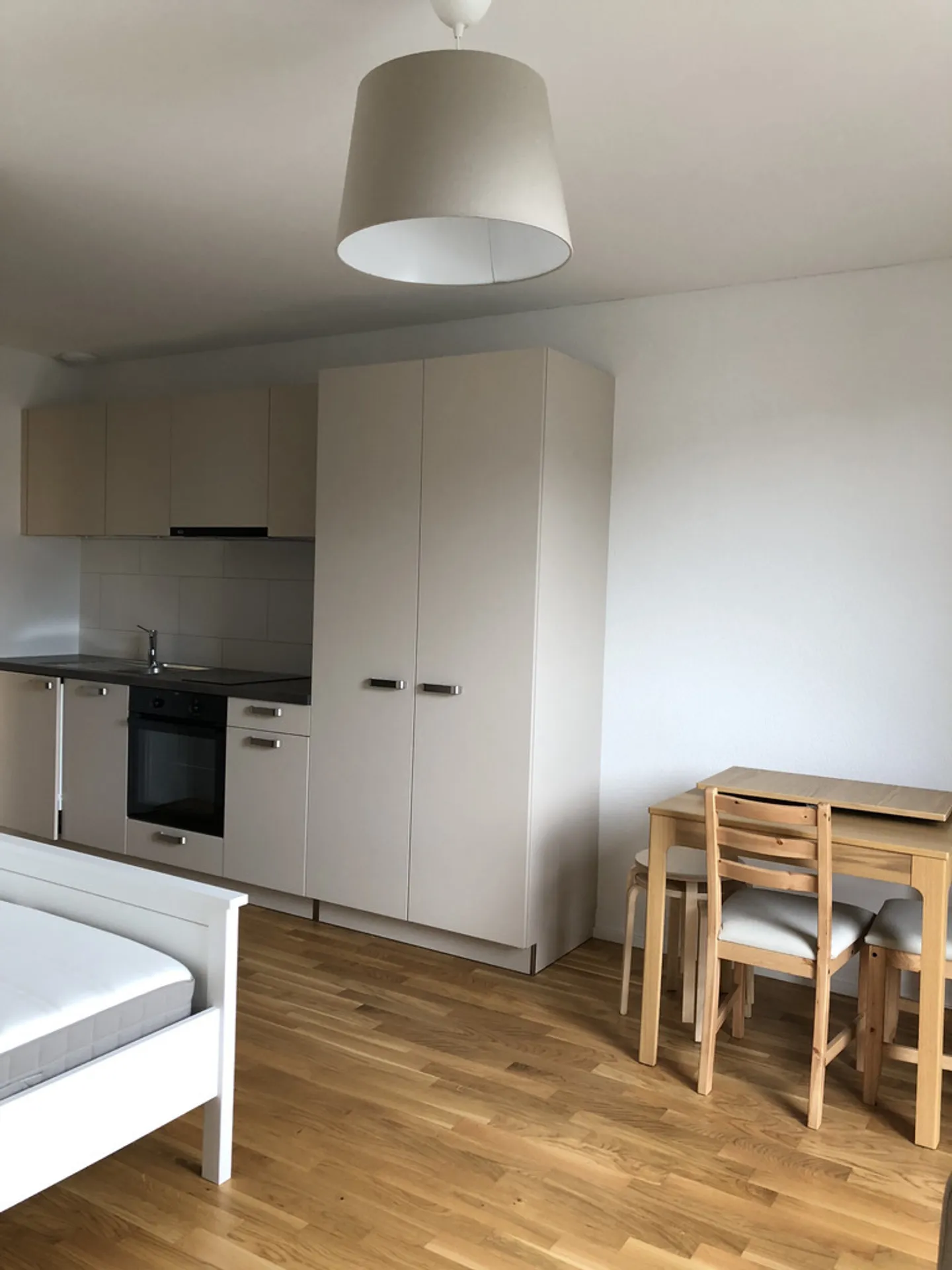 Ihr möbliertes und funktionales Studio in der Nähe des CFF-Bahnhofs - Foto 3 von 6