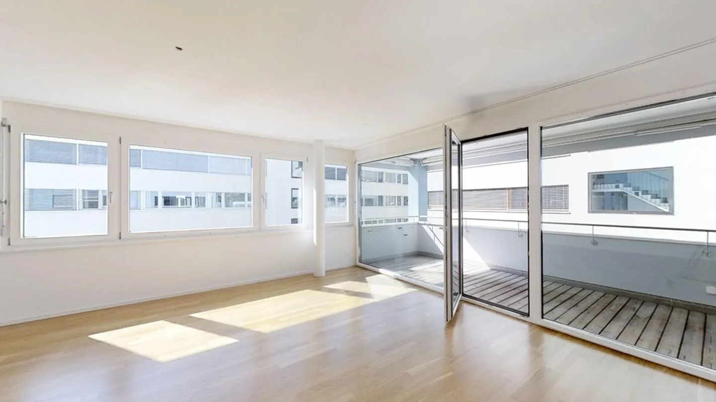 Appartamento moderno con balcone - Foto 3 di 12