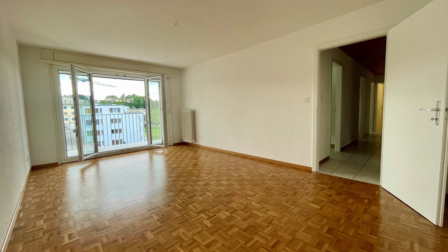 Apartment for rent - Photo 3 of 5