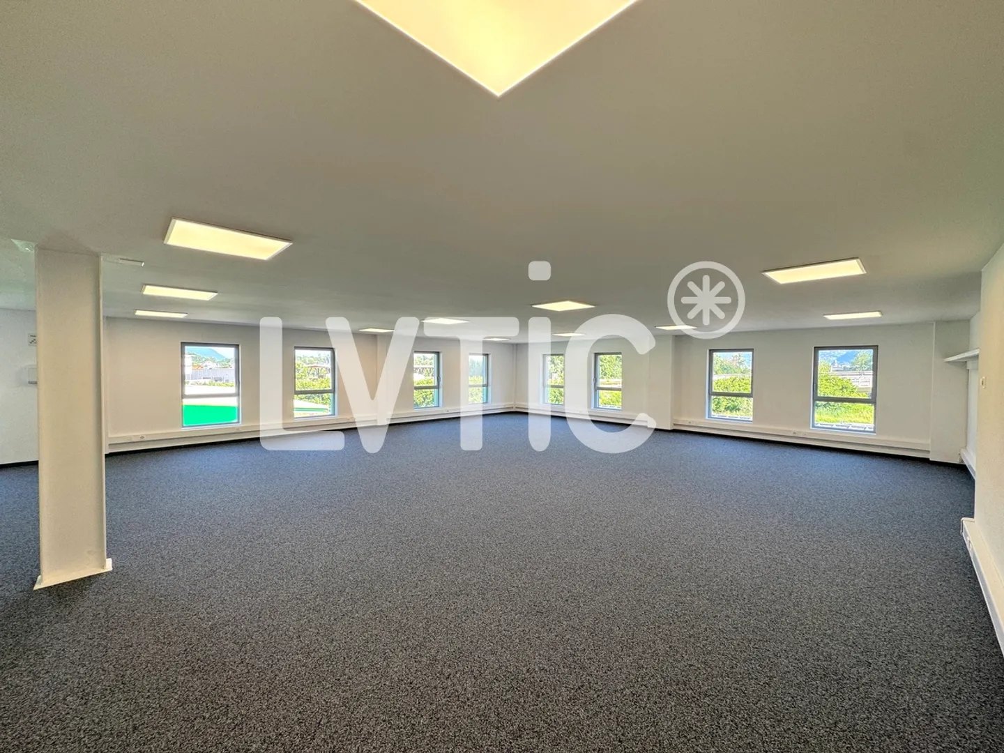 Bureaux, locaux de 166 m2 à louer à Villeneuve - Rennaz - Photo 1 sur 6