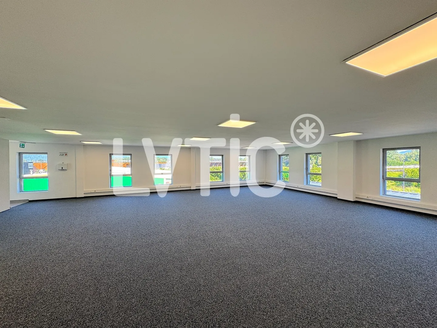 Bureaux, locaux de 166 m2 à louer à Villeneuve - Rennaz - Photo 2 sur 6