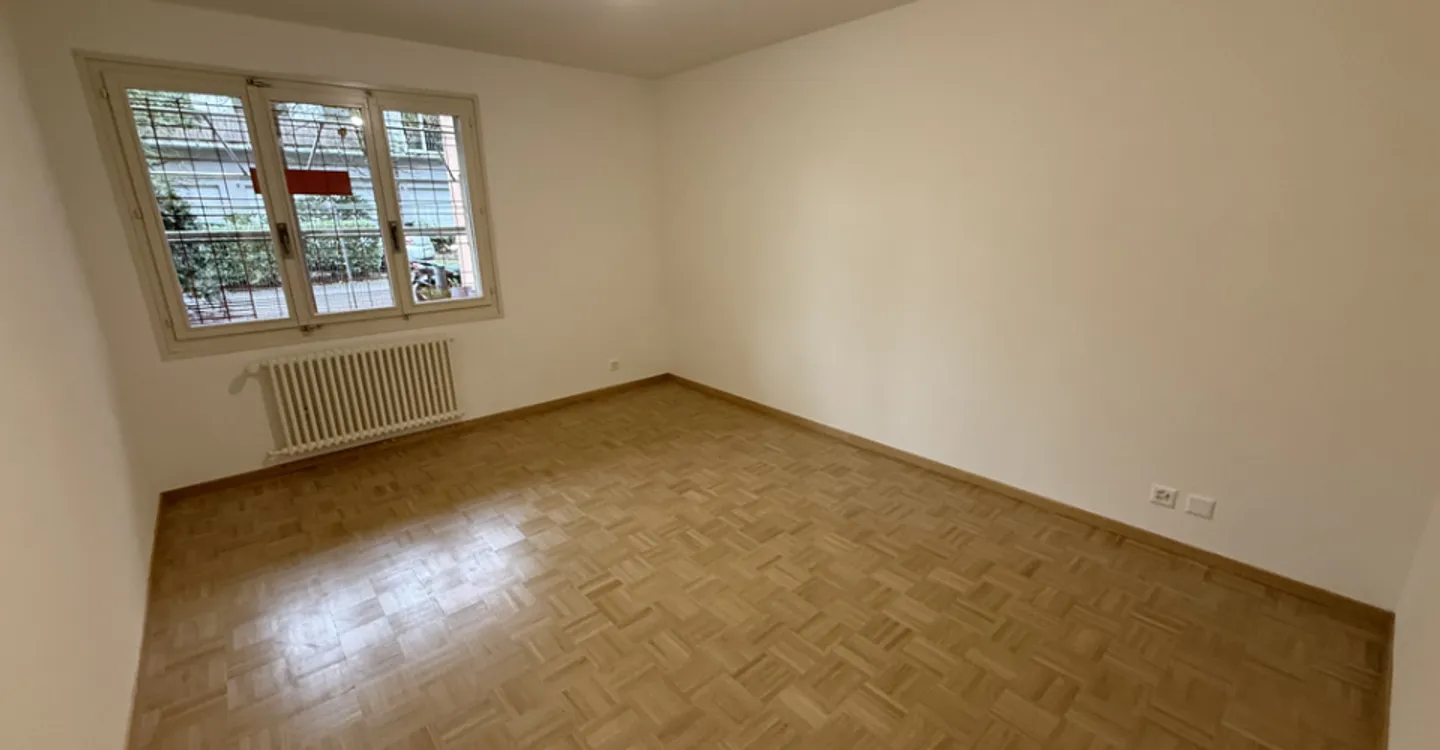 Appartamento completamente ristrutturato di 4 stanze No 01 al piano terra - Foto 7 di 7