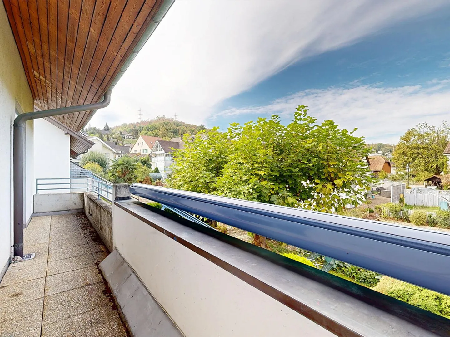 Maison familiale jumelée spacieuse de 6,5 pièces avec beau jardin - Photo 10 sur 18