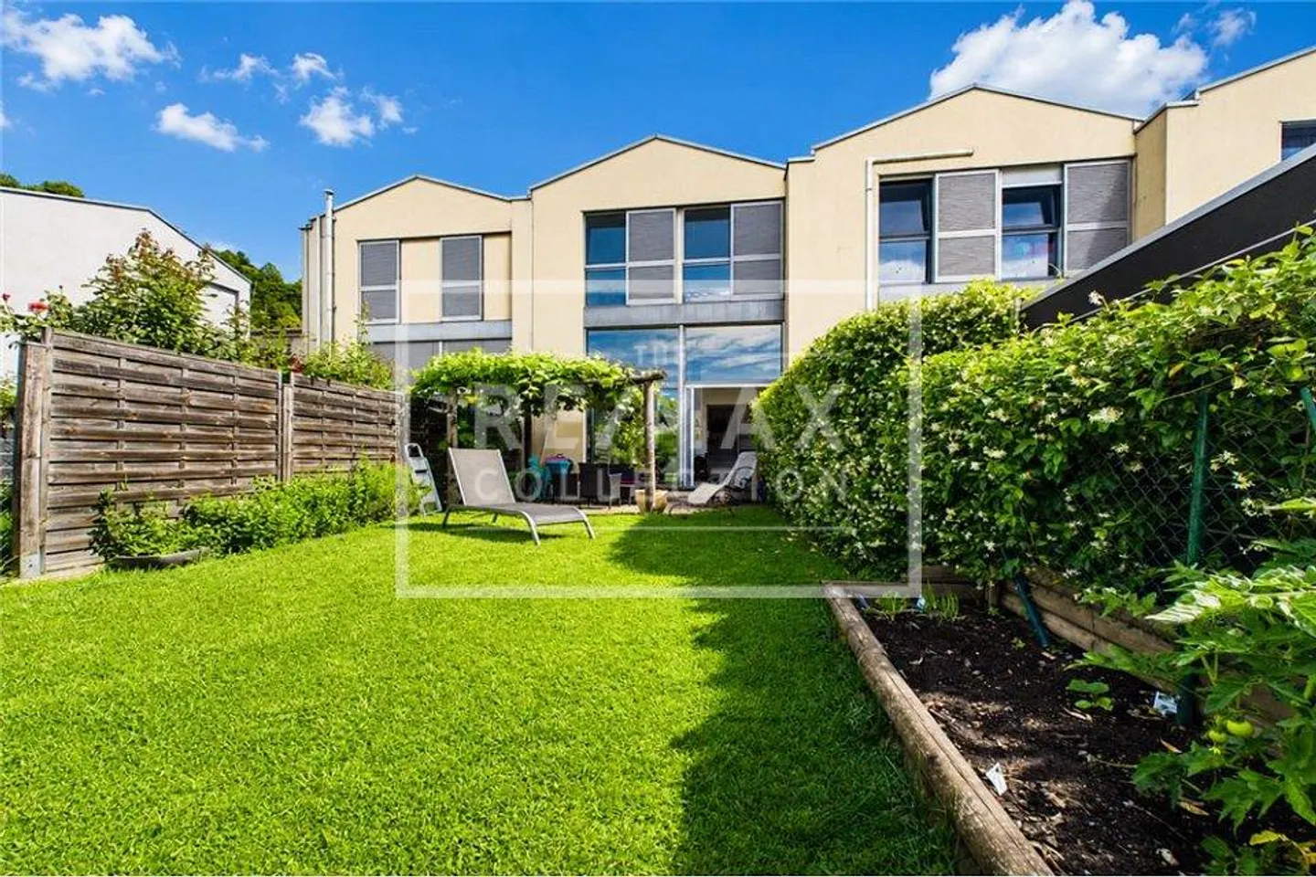Maison de ville familiale moderne avec jardin dans un emplacement stratégique - Photo 2 sur 13